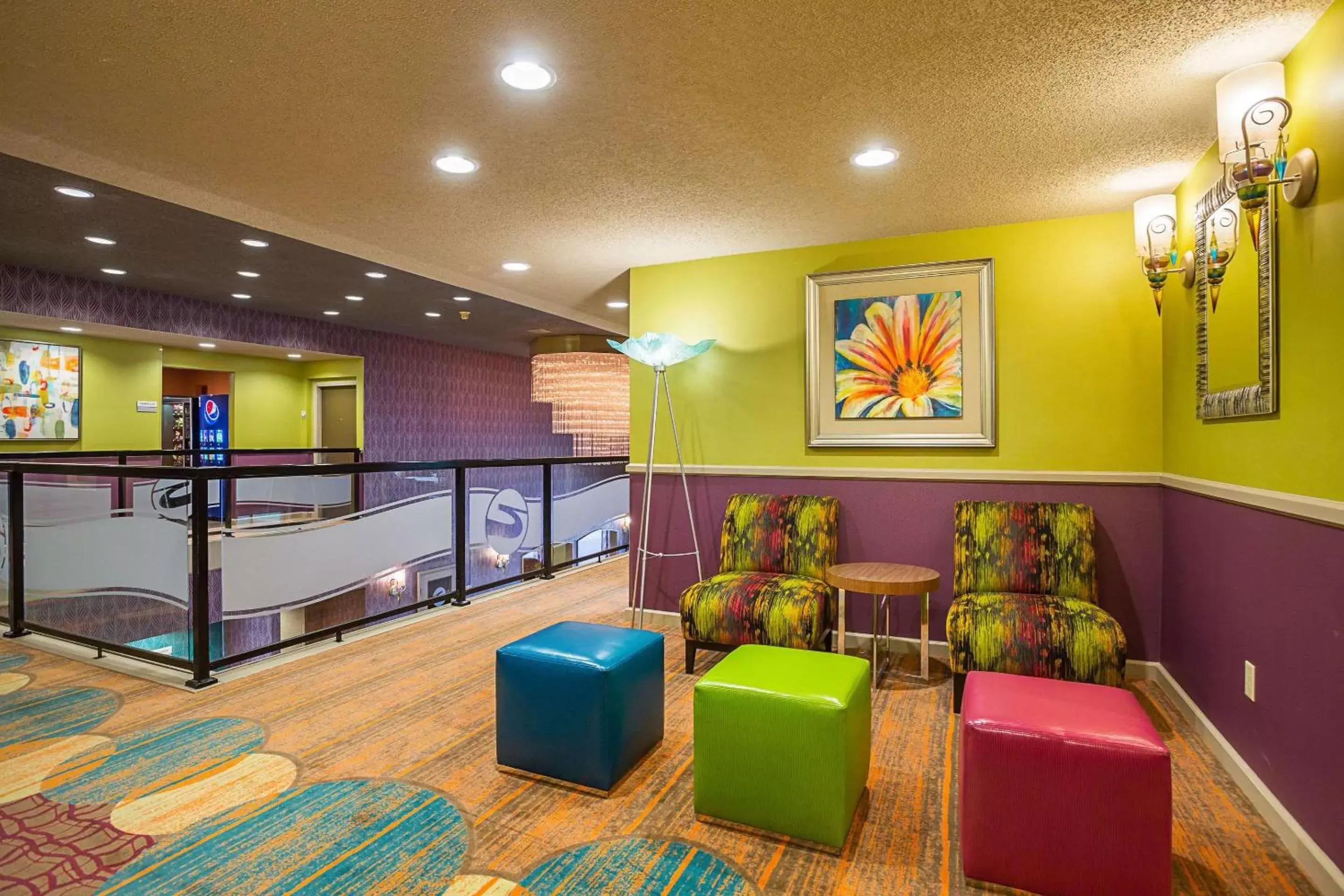 Restaurant/places to eat, Lobby/Reception in Clarion Inn & Suites