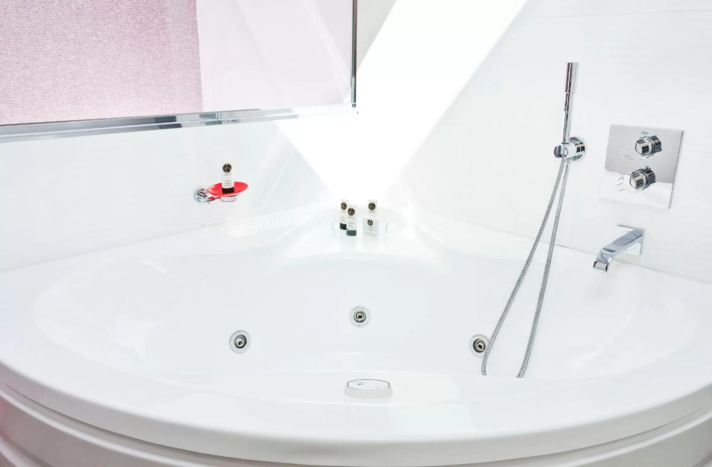 Bathroom in Hotel Opéra Marigny