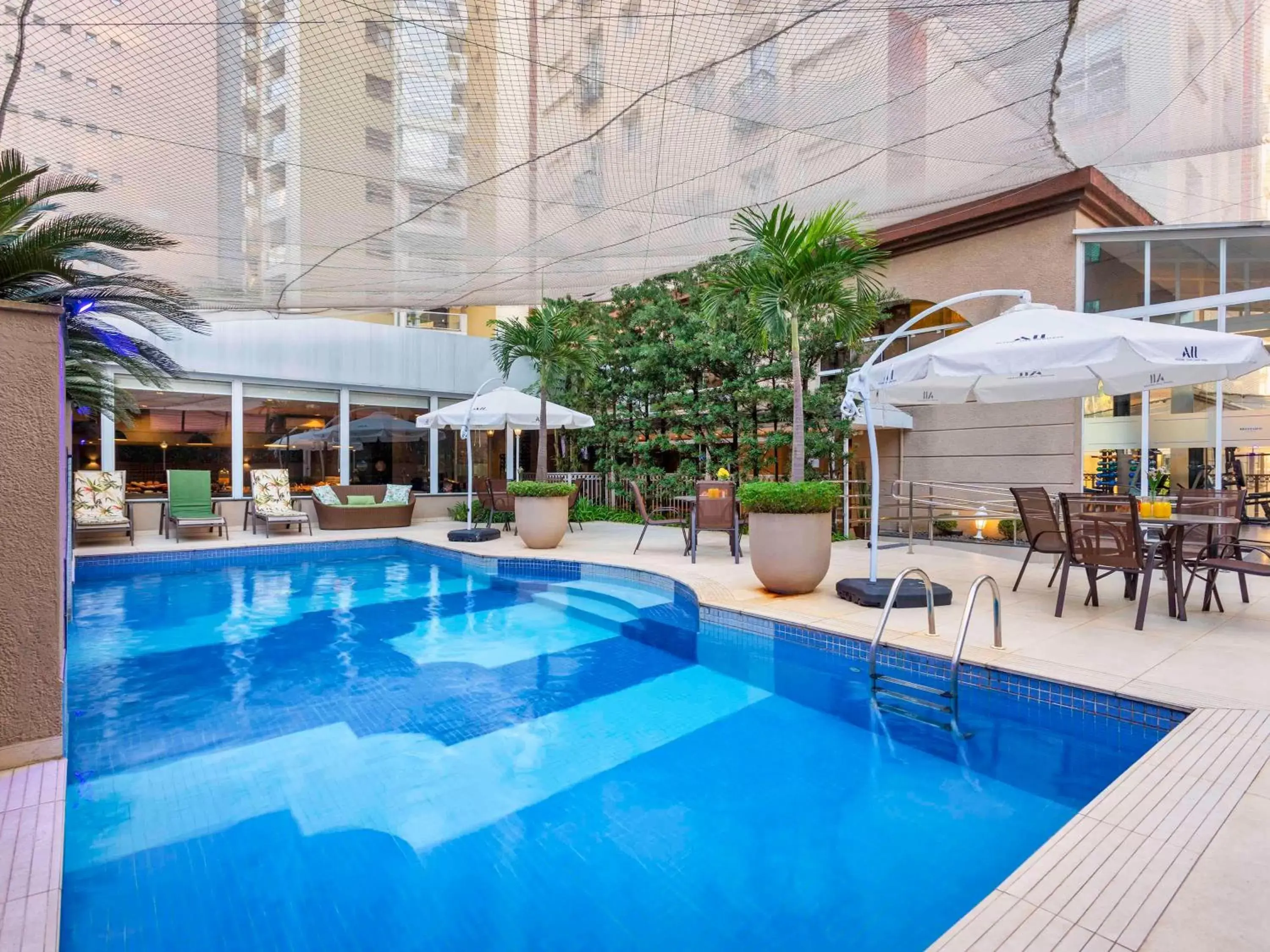 Pool view, Swimming Pool in Mercure Sao Paulo JK