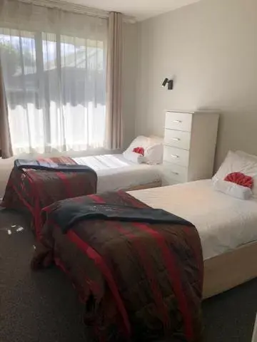 Bedroom, Bed in Coachman Motel Bedroom, Bed in Coachman Motel