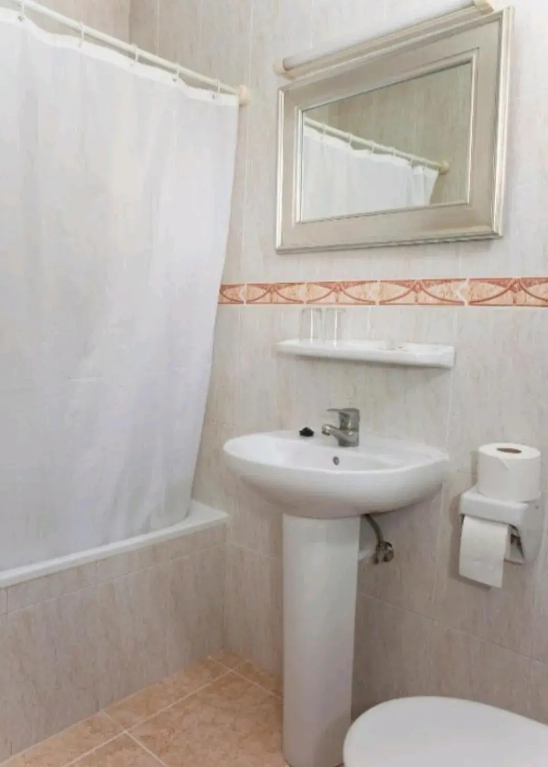 Bathroom in Hotel Playa Sol