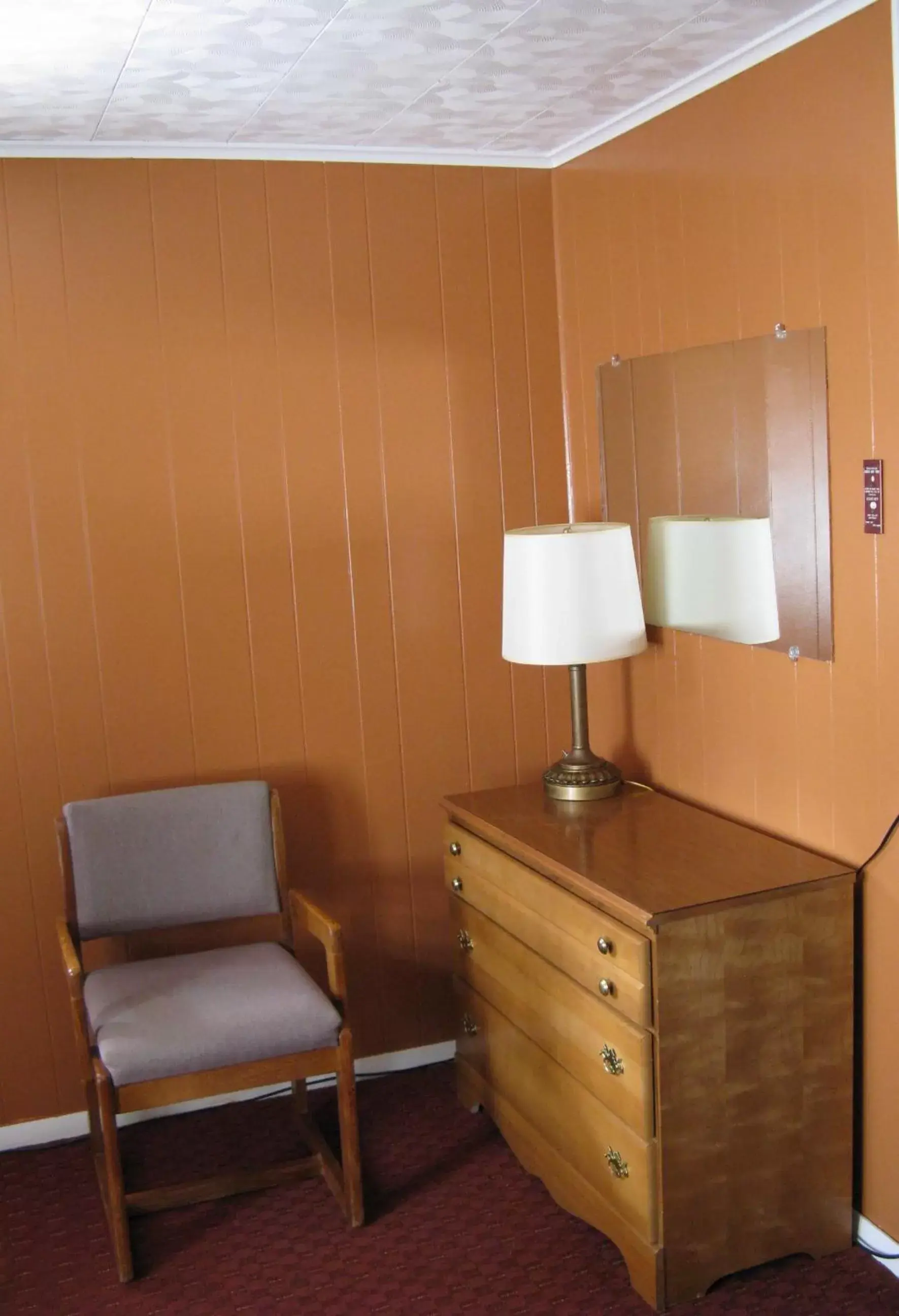 Seating area, Bed in Northside Motel - Williamstown