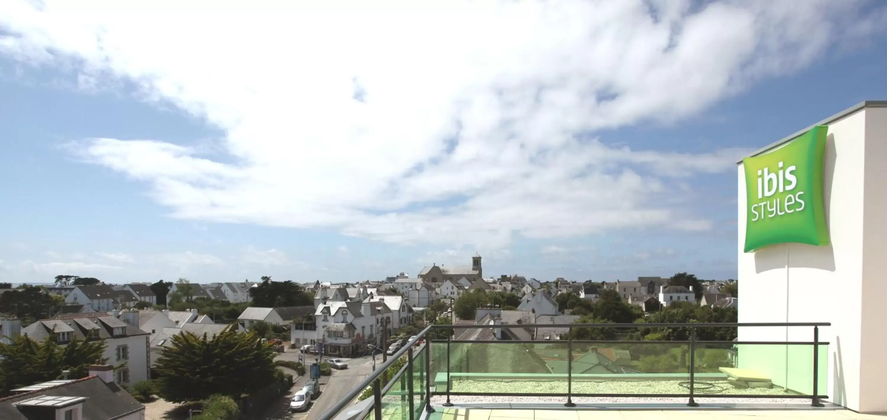 Solarium, City View in ibis Styles Quiberon Centre