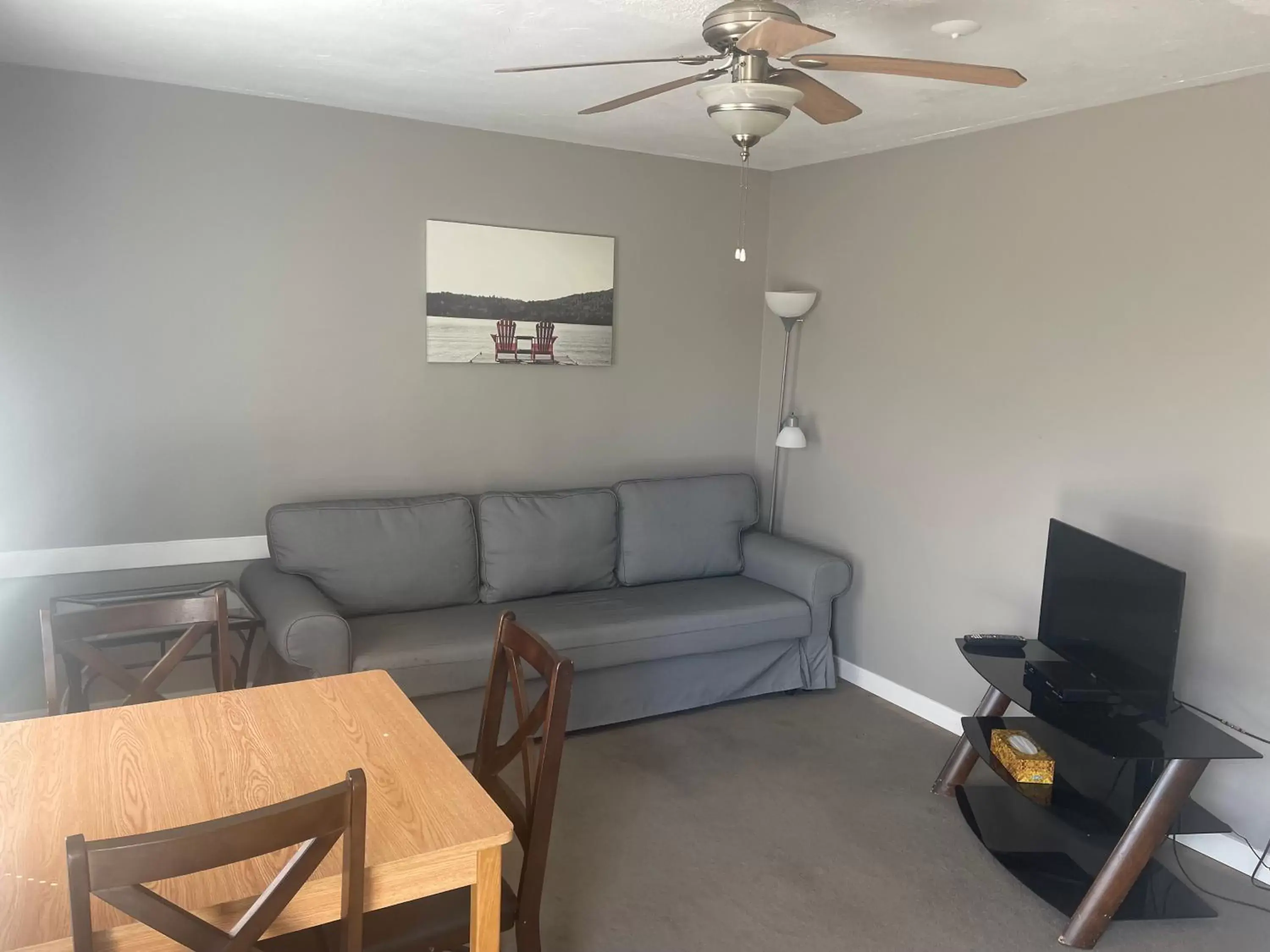 Seating Area in Welcome Inn