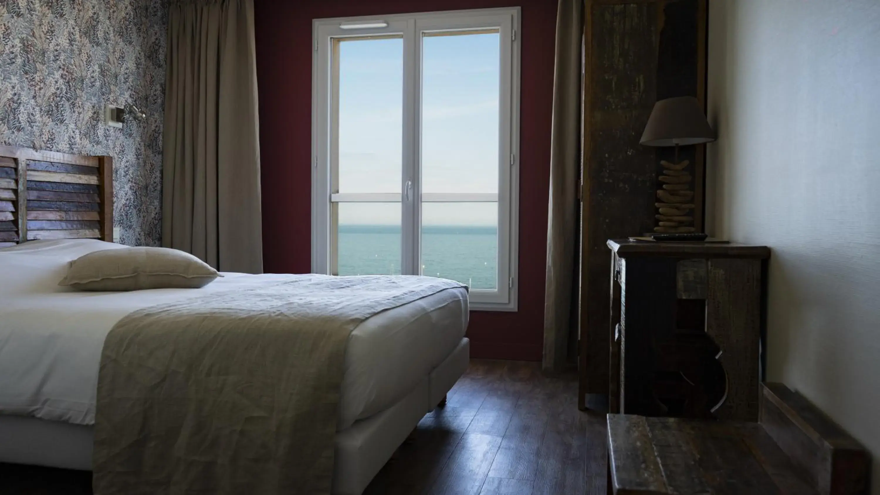 Sea view, Bed in Hôtel Vauban