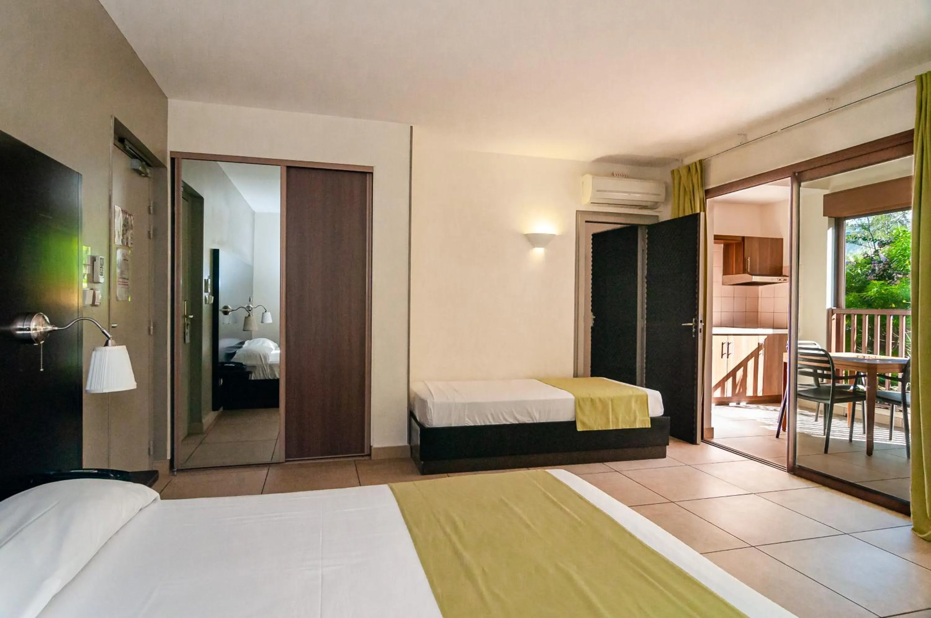 Photo of the whole room, Bed in Tama Hotel