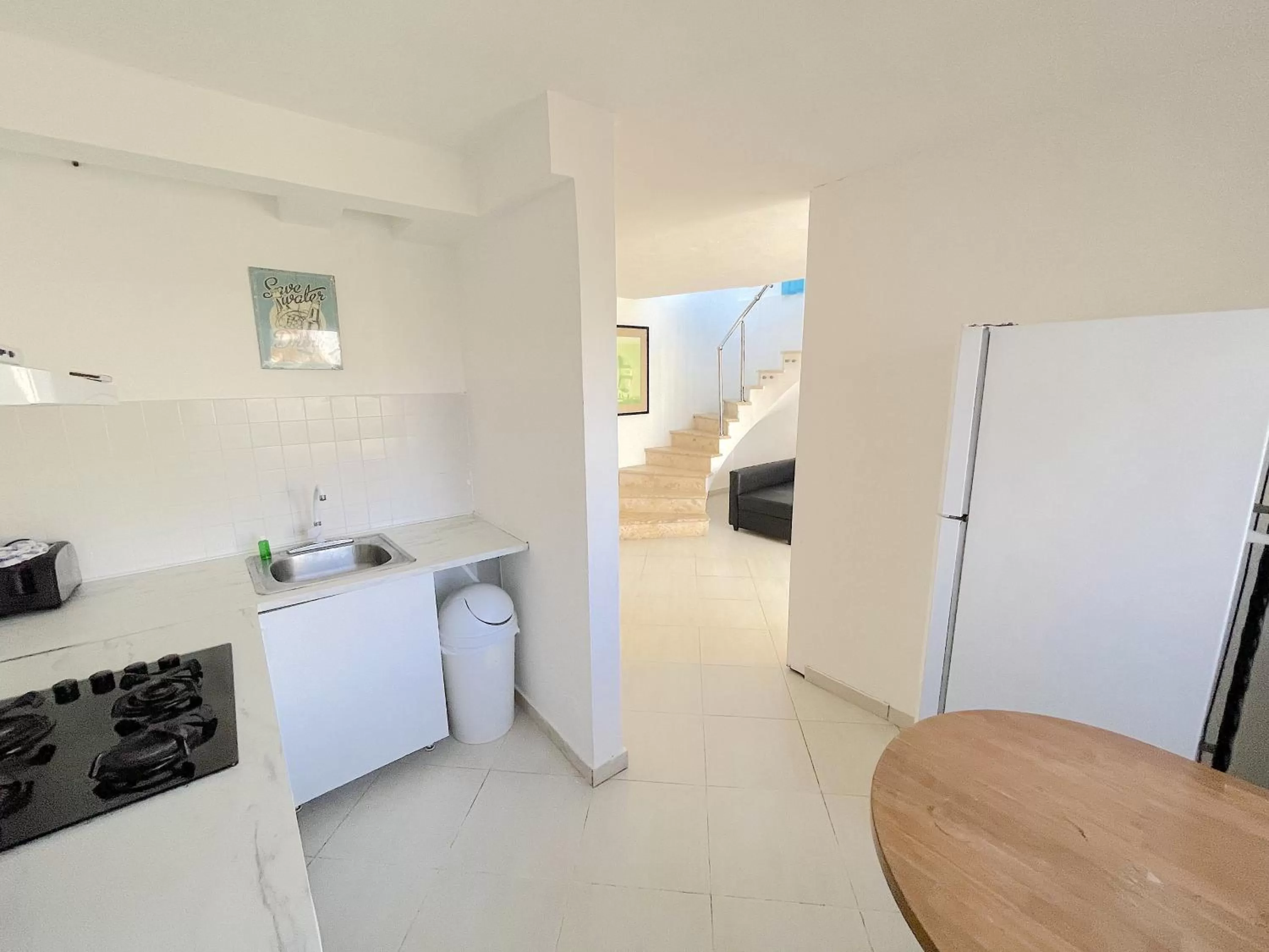 Kitchen or kitchenette, Kitchen/Kitchenette in HOTEL Beach VILLAS Los Corales WIFI & BBQ BEACH CLUB