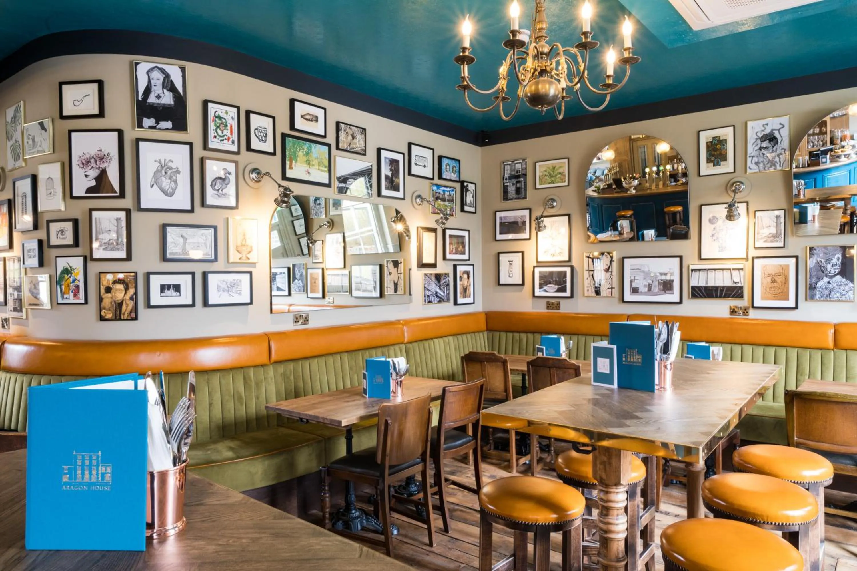 Restaurant/places to eat in Aragon House