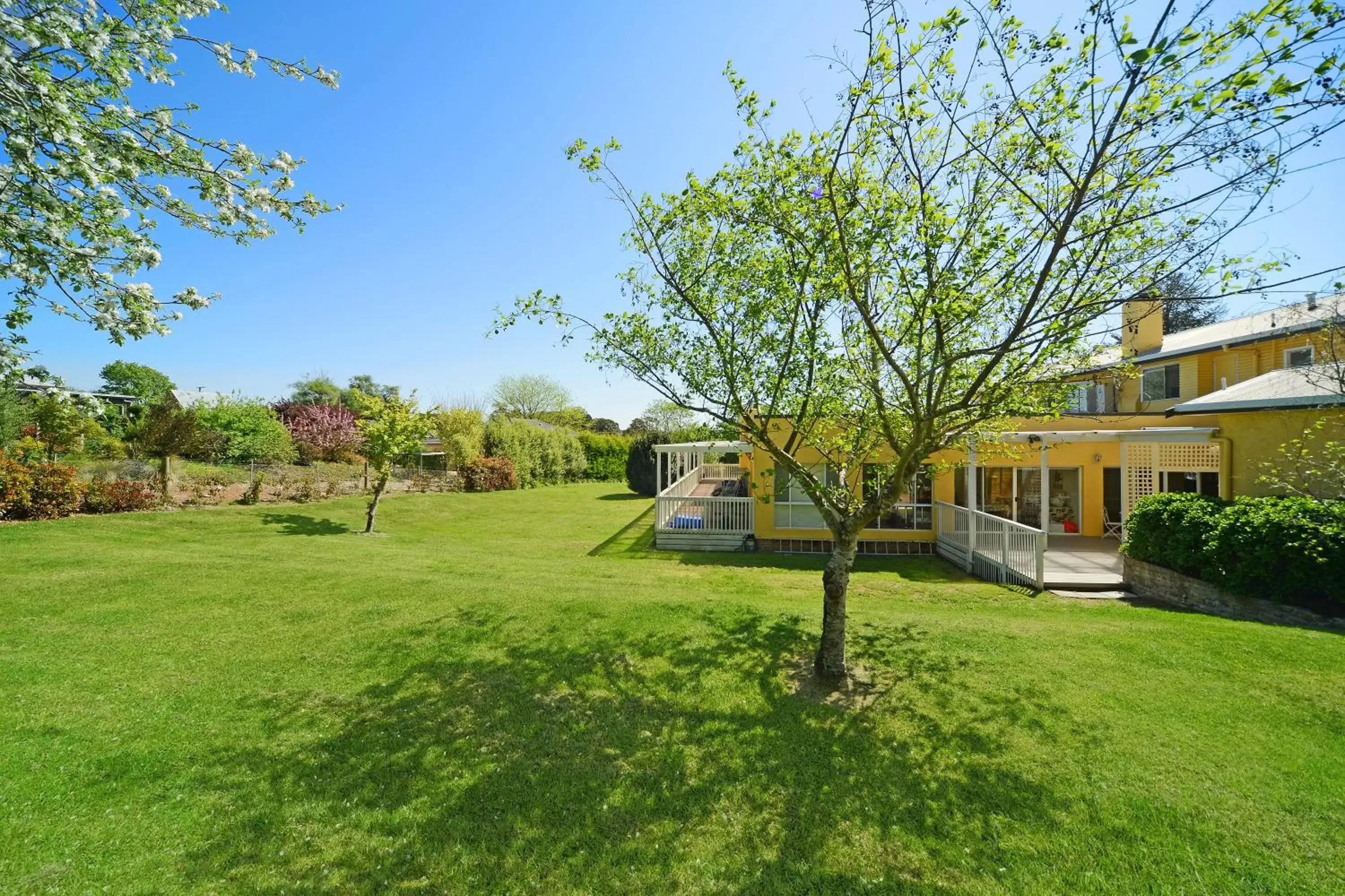 Garden view, Property Building in Bundanoon Lodge