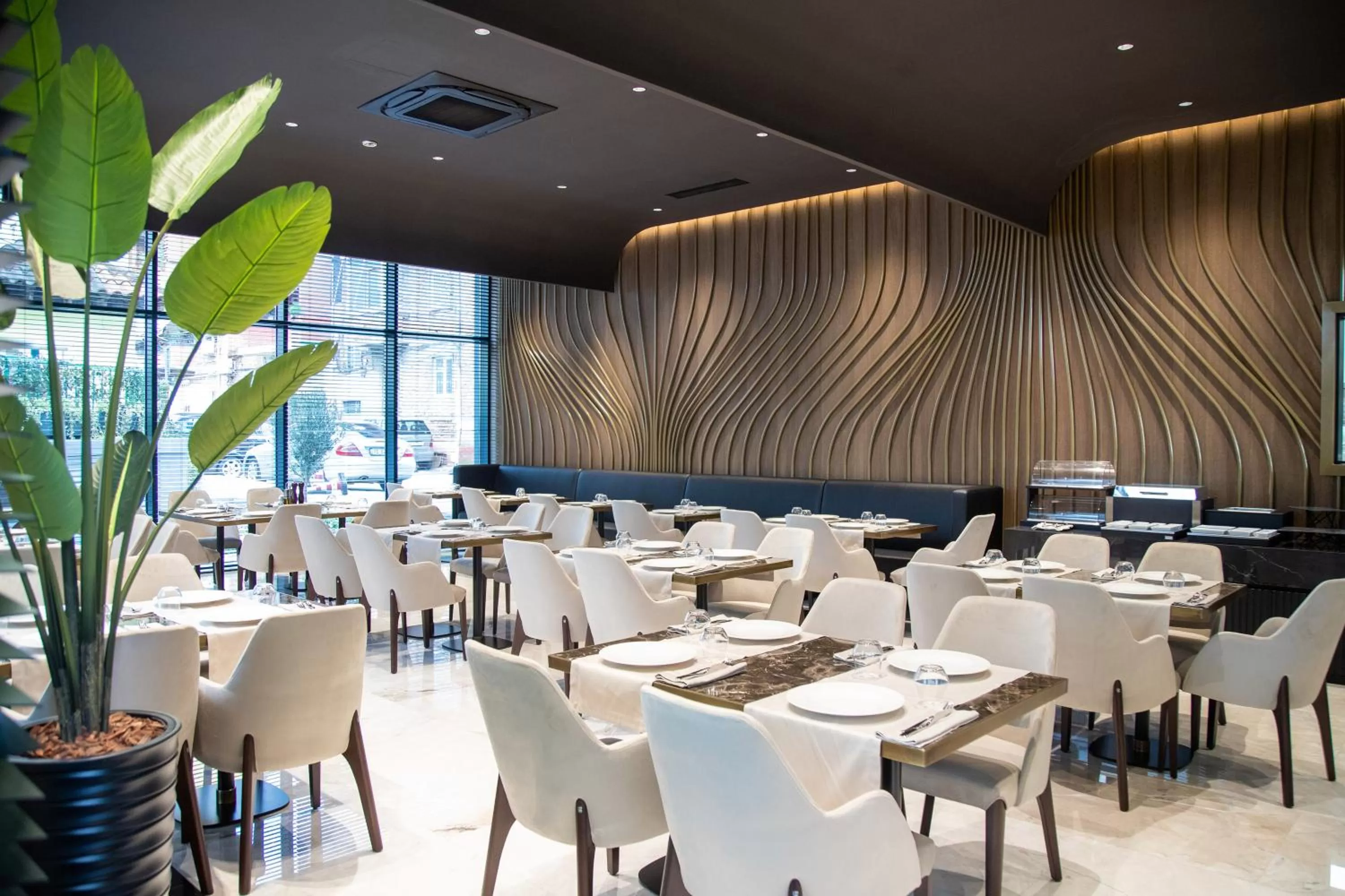 Restaurant/places to eat in Hotel Elisa Tirana, Affiliated by Meliá