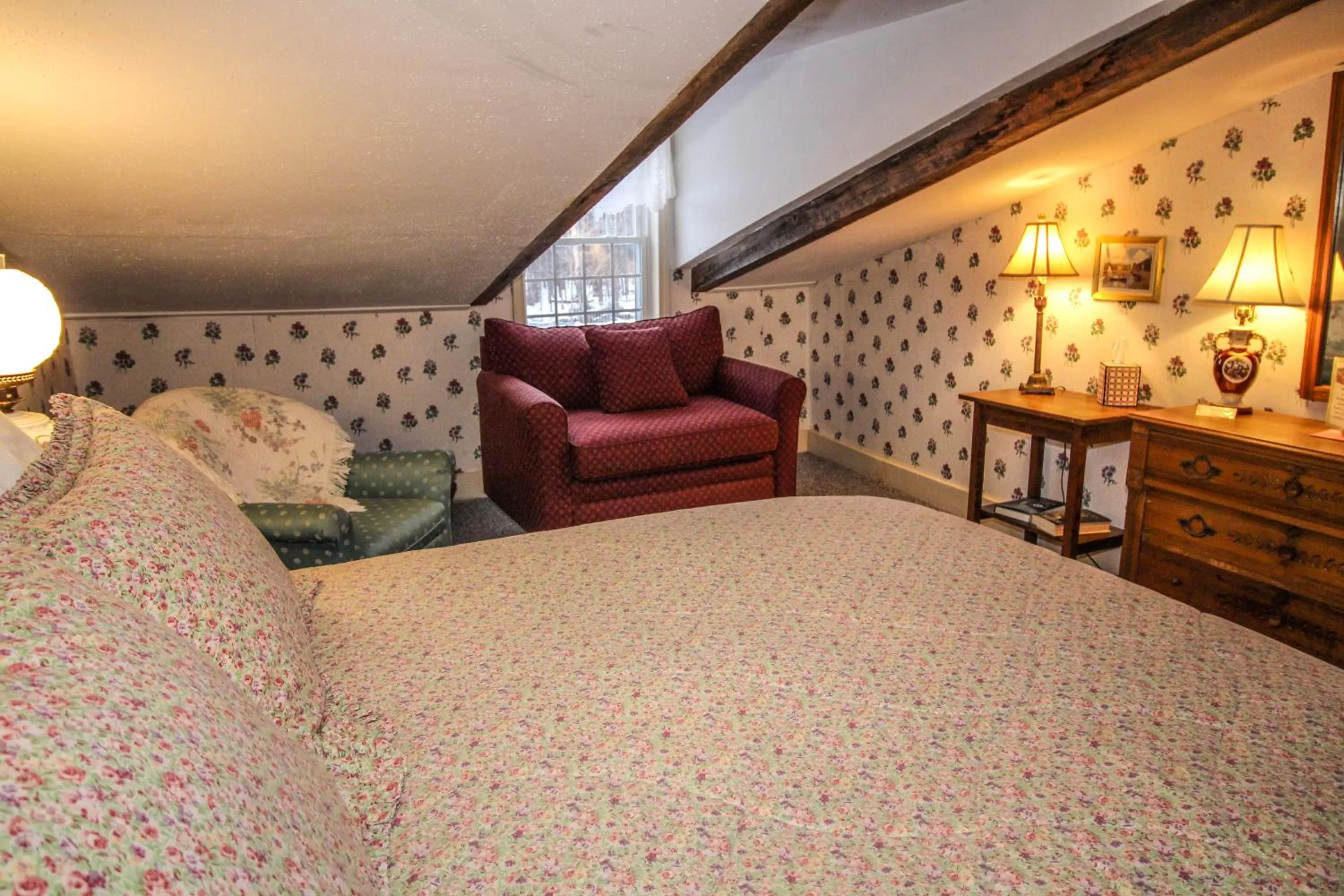Photo of the whole room, Bed in The Nutmeg Inn