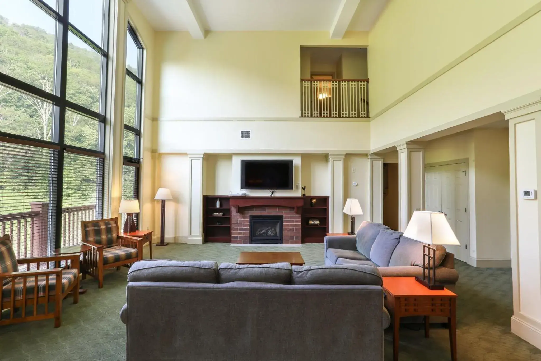 Living room, Seating Area in Kaatskill Mountain Club and Condos by Hunter Mountain