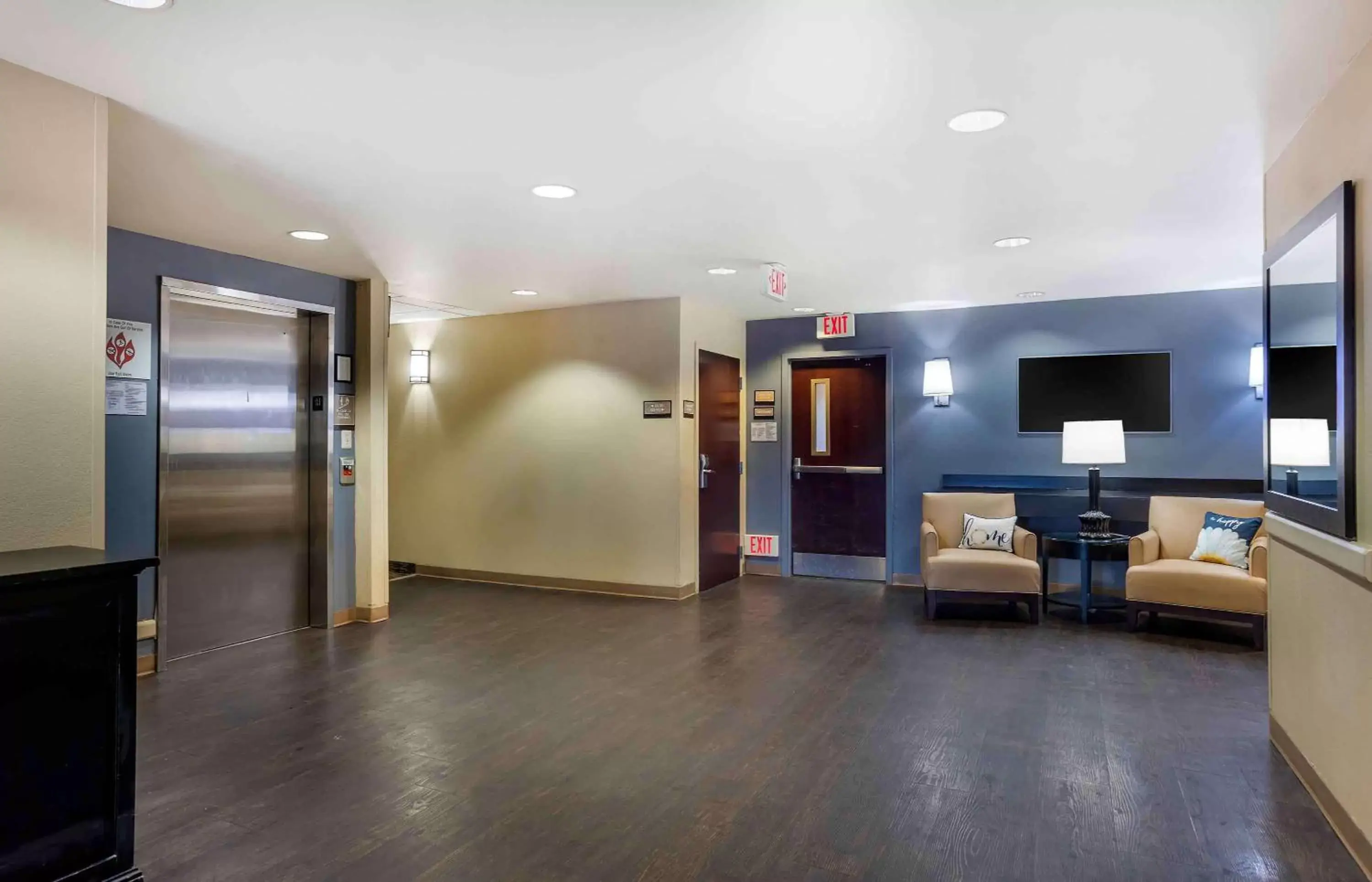 Lobby or reception, TV/Entertainment Center in Extended Stay America Suites - Philadelphia - Horsham - Welsh Rd
