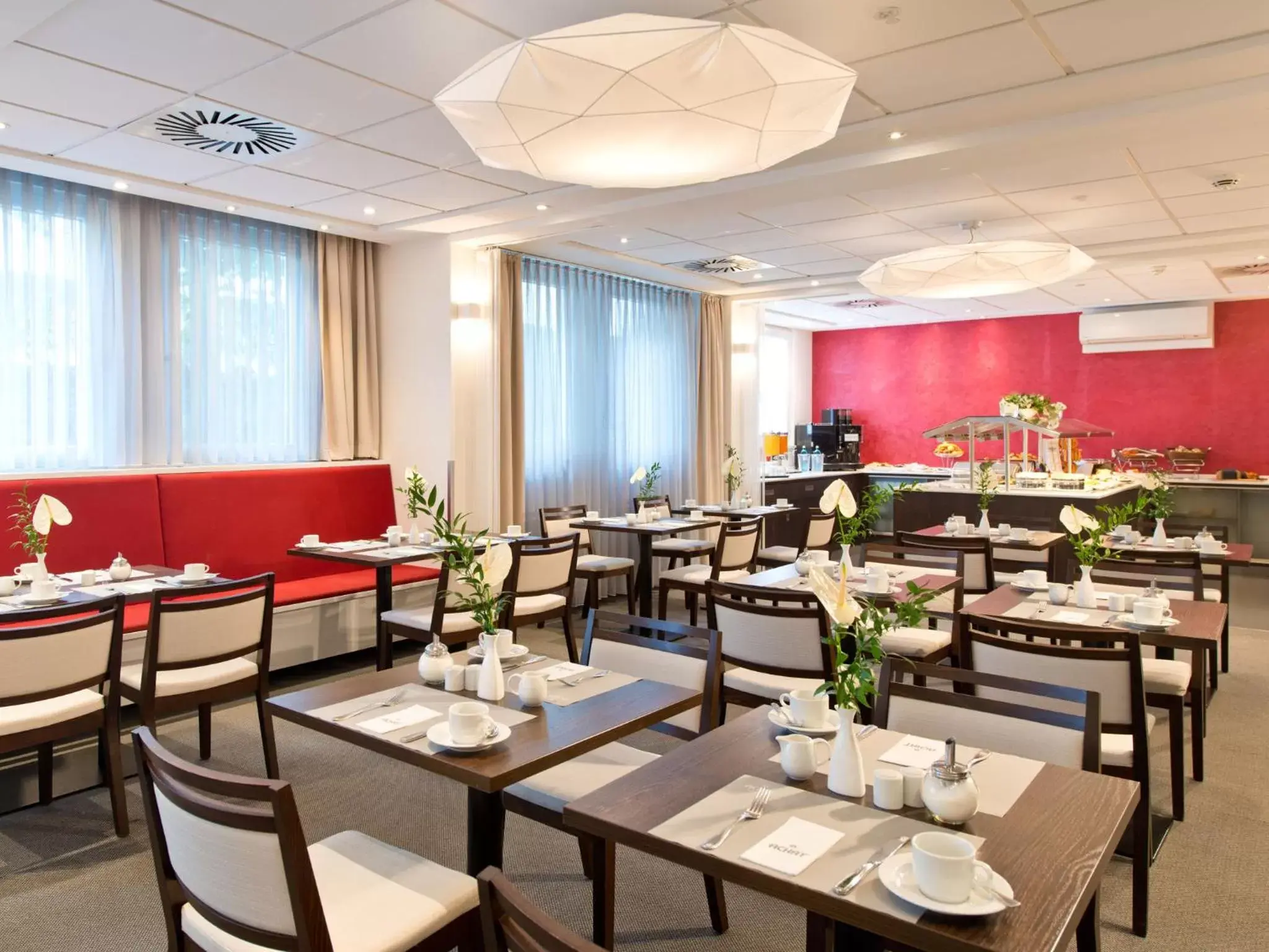 Restaurant/Places to Eat in ACHAT Hotel Dresden Elbufer