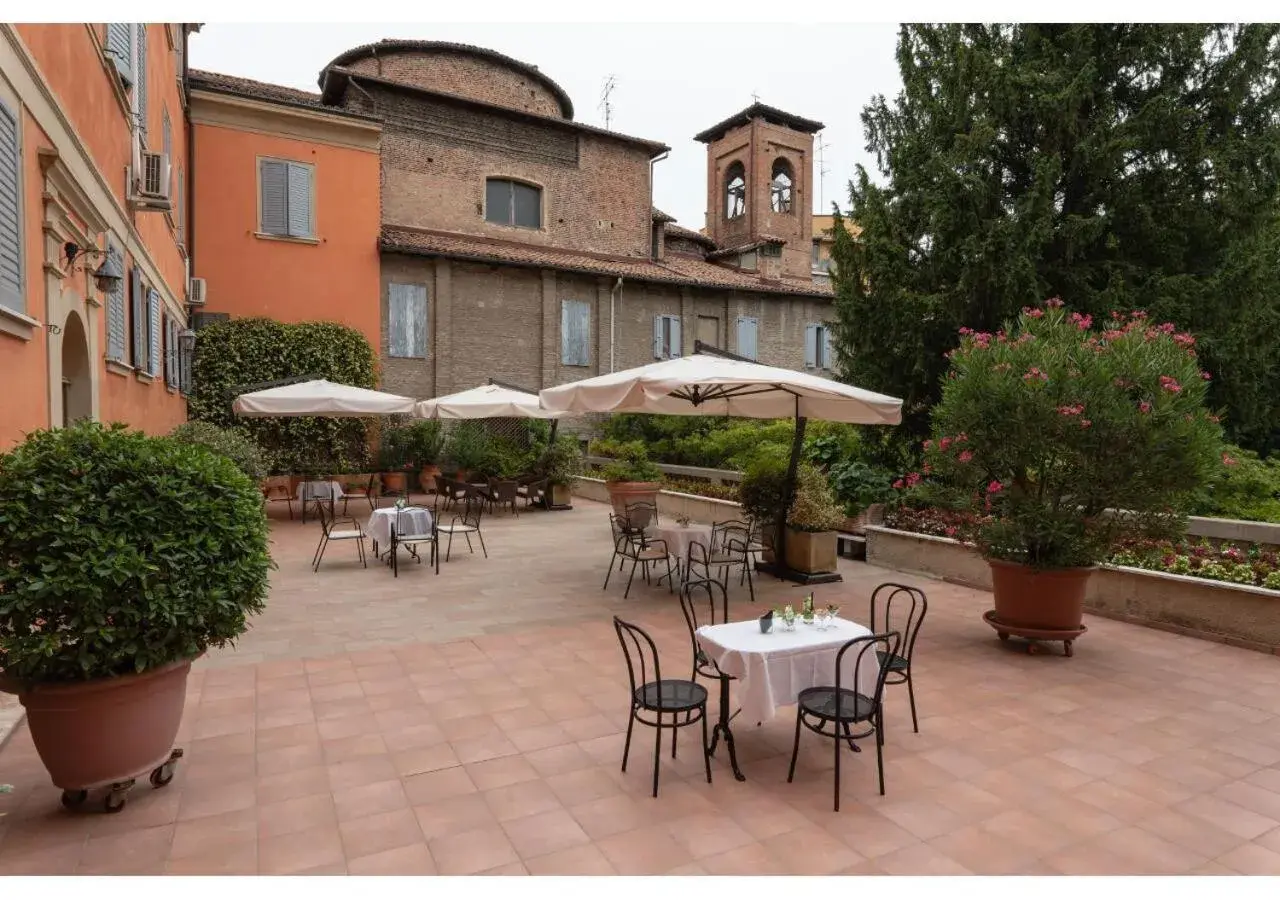 Patio in PHI Hotel Canalgrande