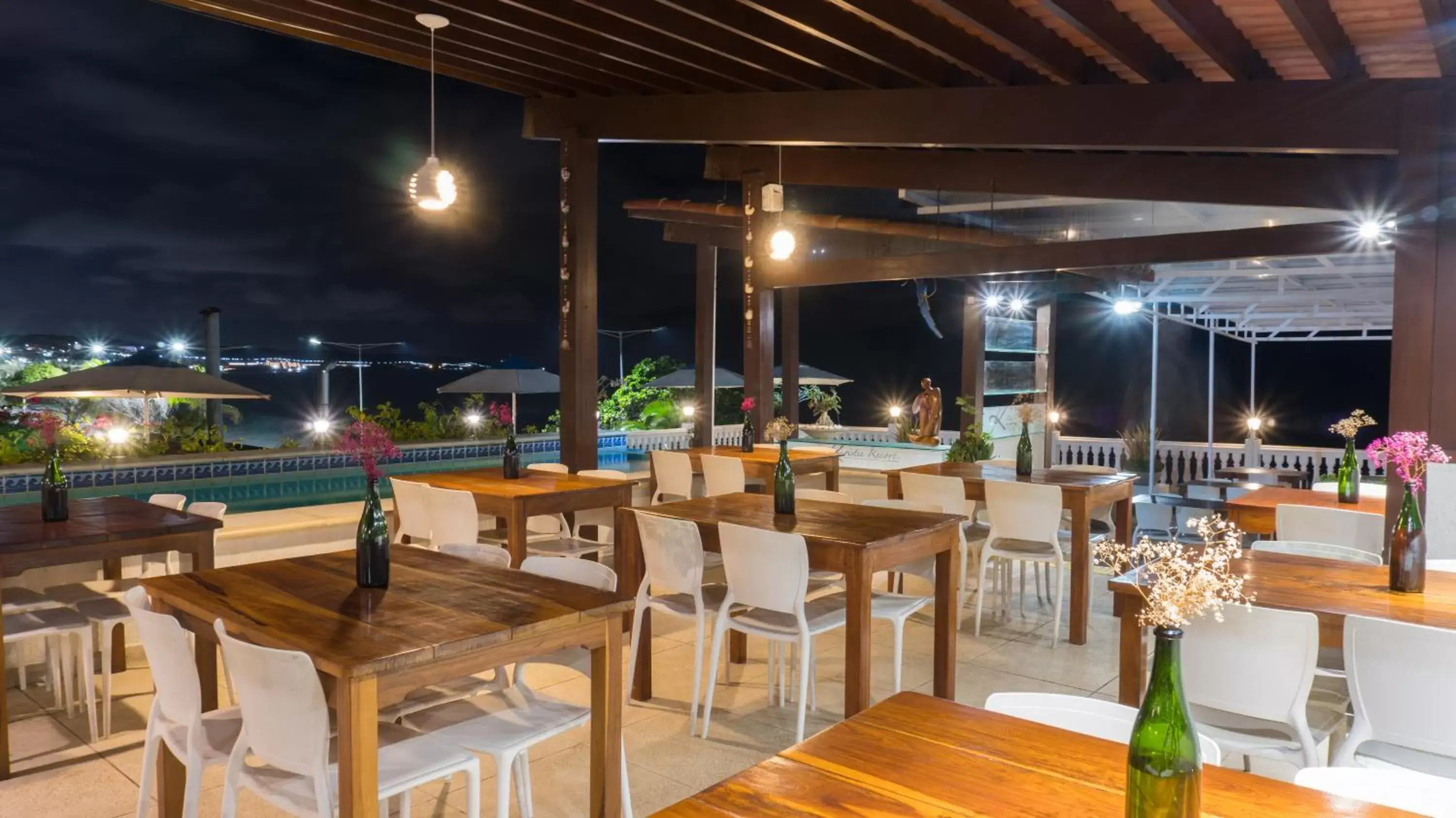 Restaurant/Places to Eat in Kristie Resort Natal Hotel