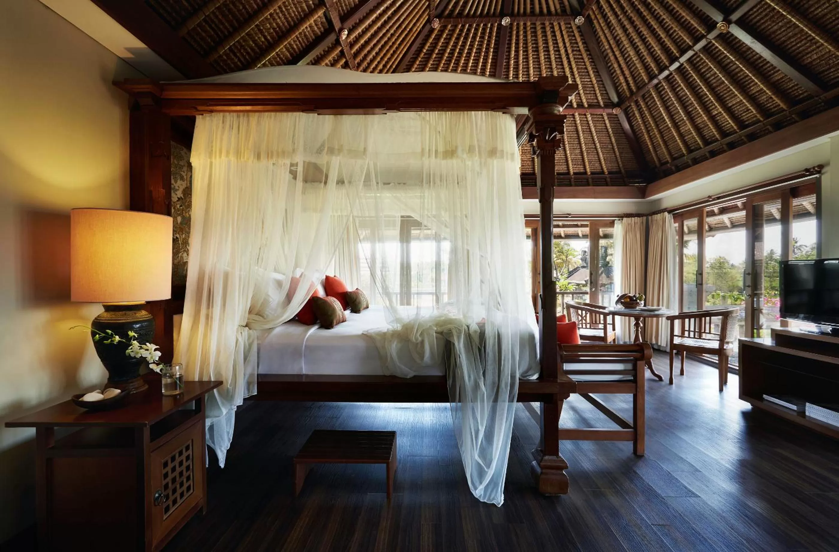 TV and multimedia, Bed in Kamandalu Ubud