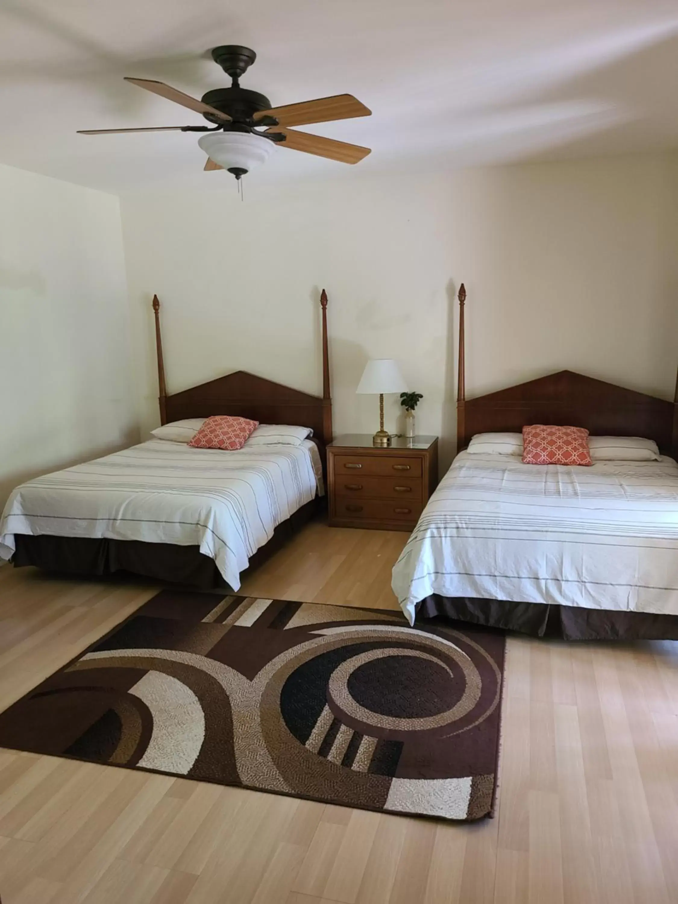 Photo of the whole room, Bed in Volcano Forest Inn