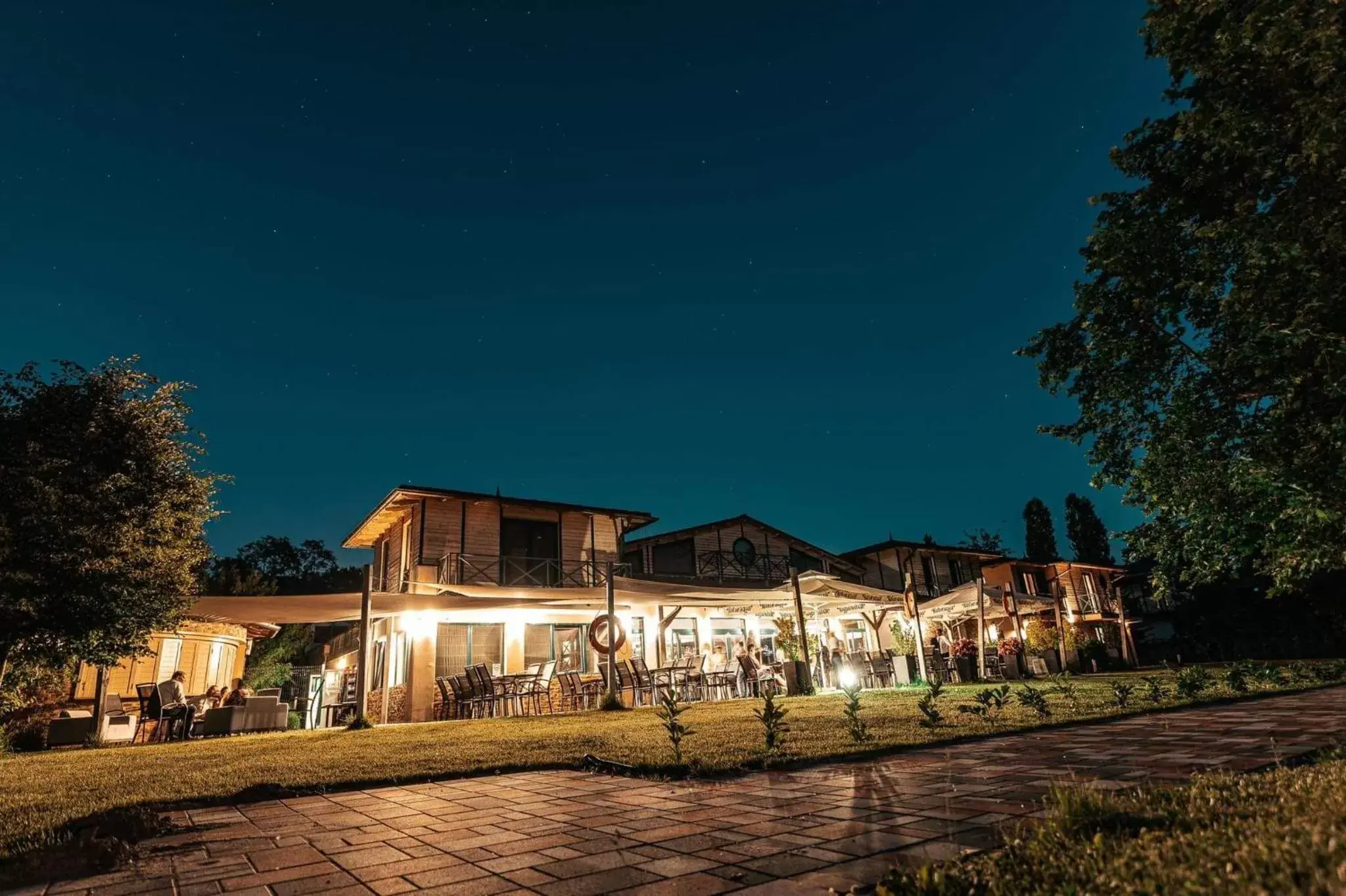 Property building in Duna Garden Hotel Property building in Duna Garden Hotel