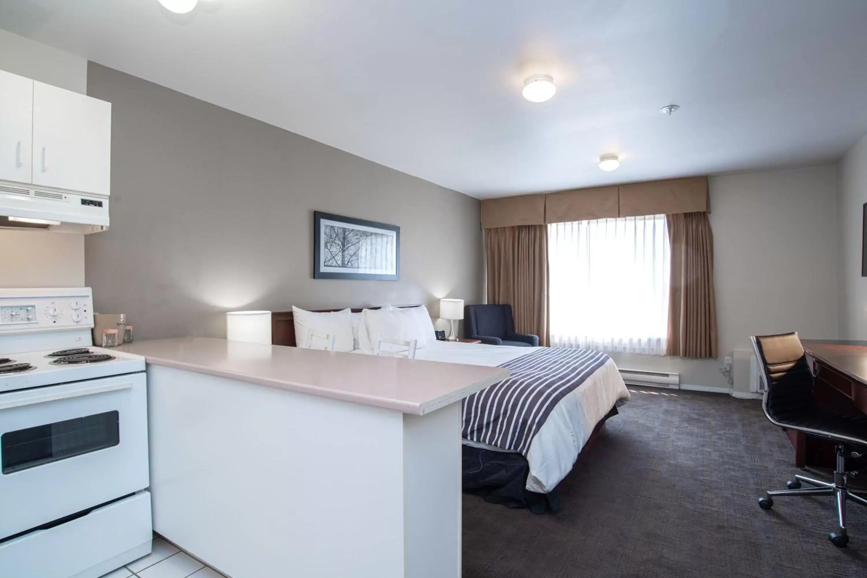 Bedroom in Sandman Hotel & Suites Williams Lake