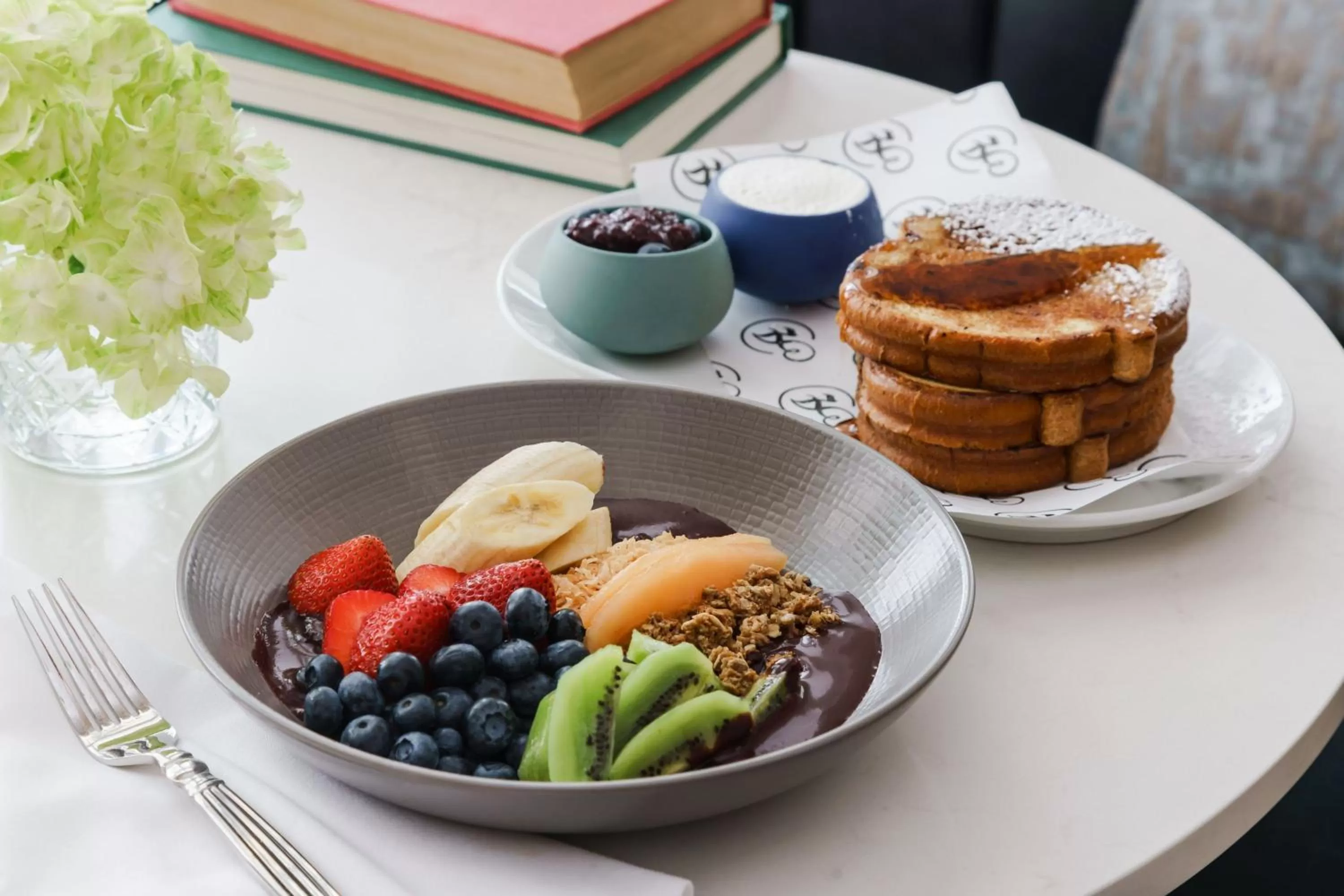 Breakfast in The Algonquin Hotel Times Square, Autograph Collection