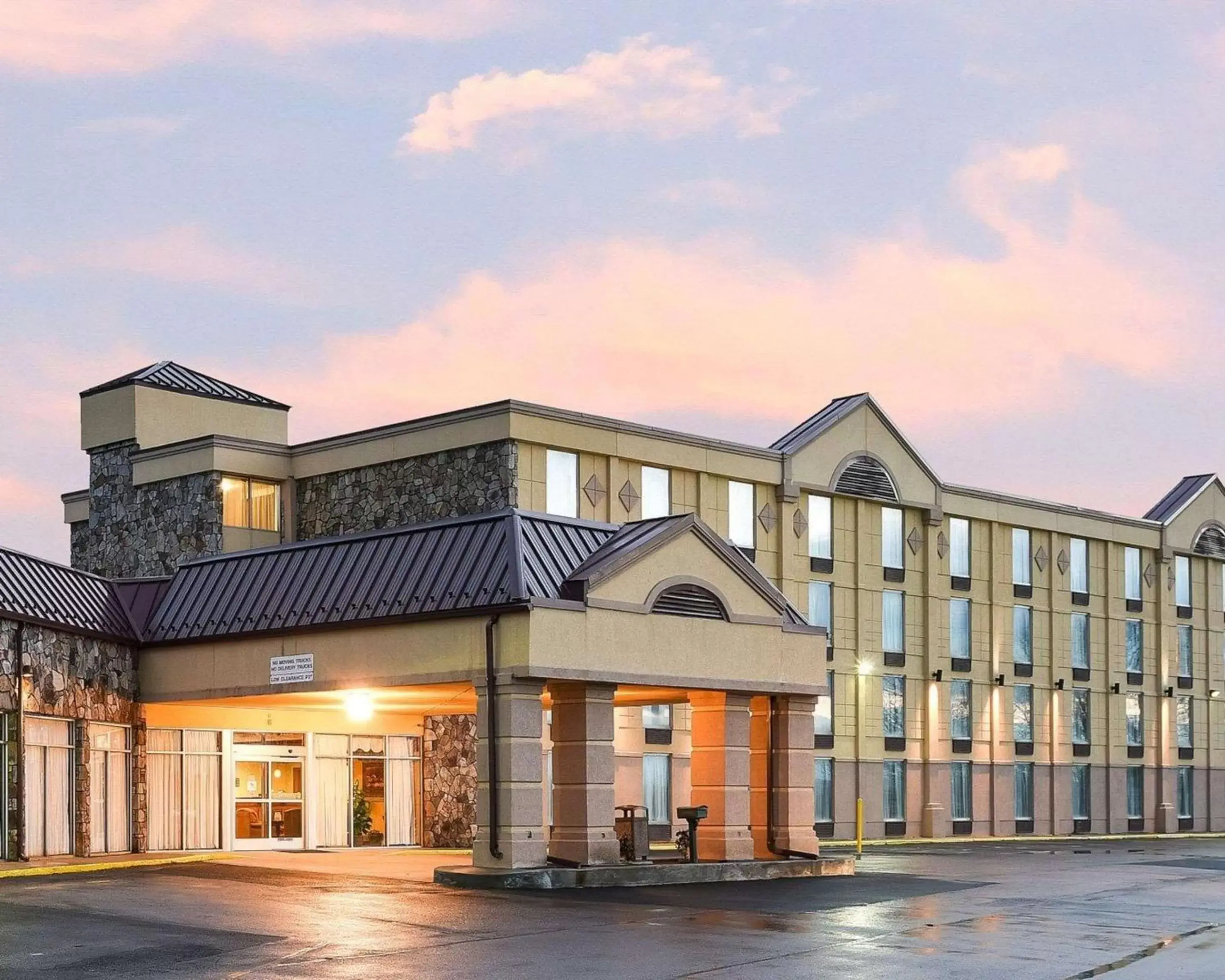 Property Building in Comfort Inn Grantsville-Deep Creek Lake