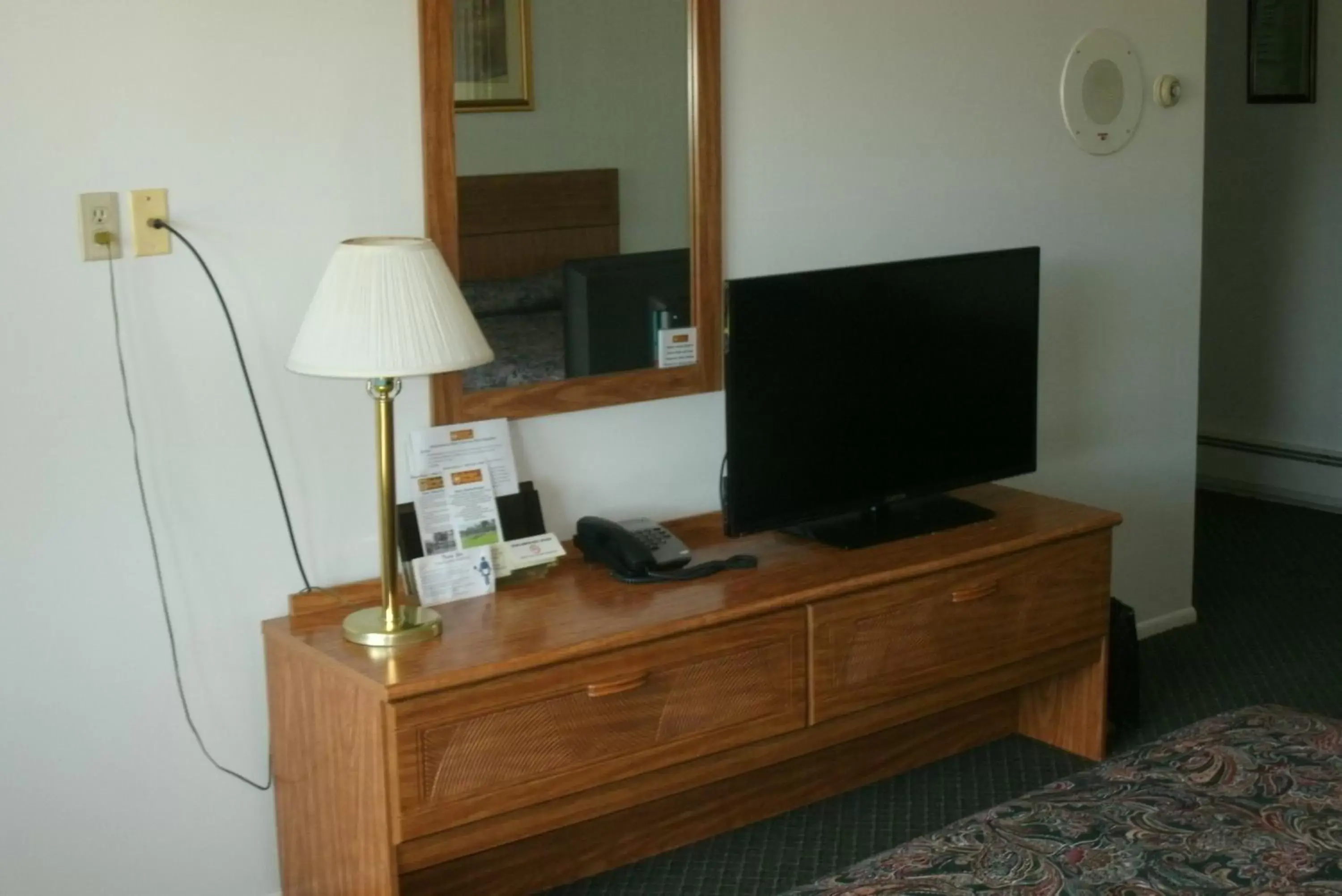 TV/Entertainment Center in Budget Host Inn