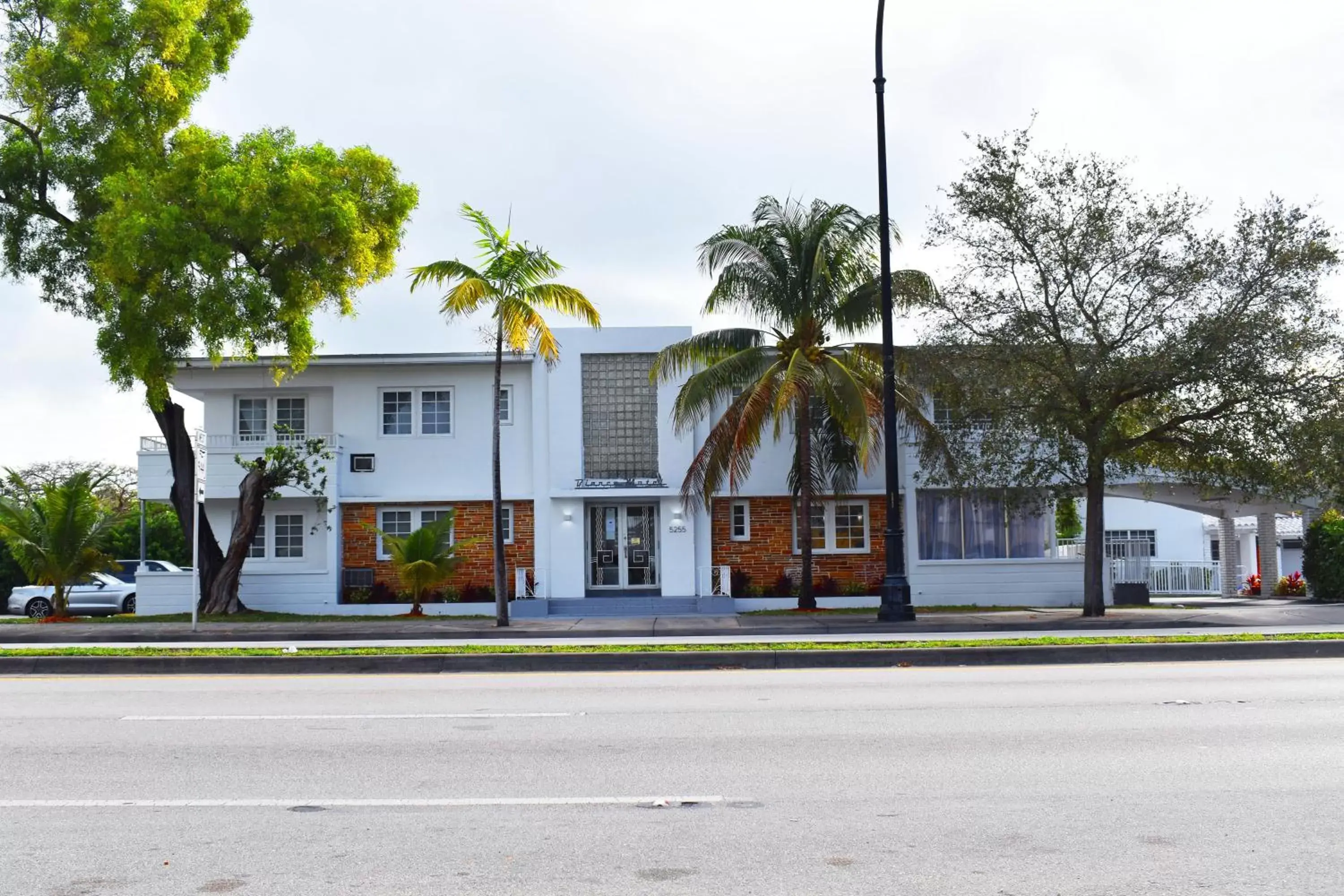 Property Building in Travelodge by Wyndham Miami Biscayne Bay