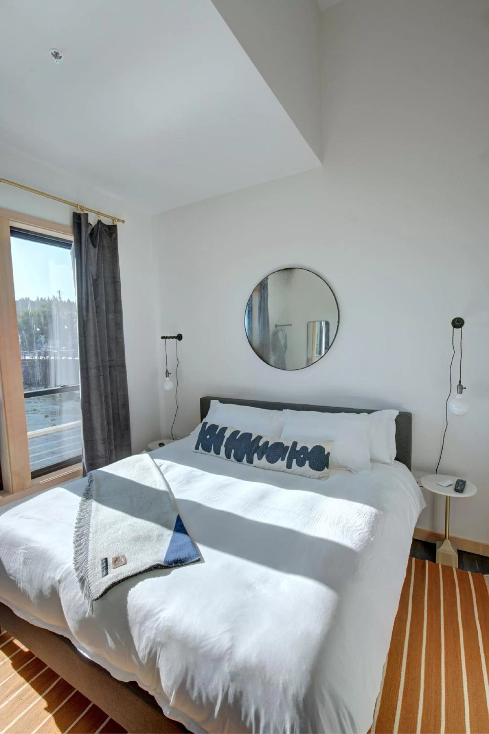 Bedroom, Bed in Bowline Hotel