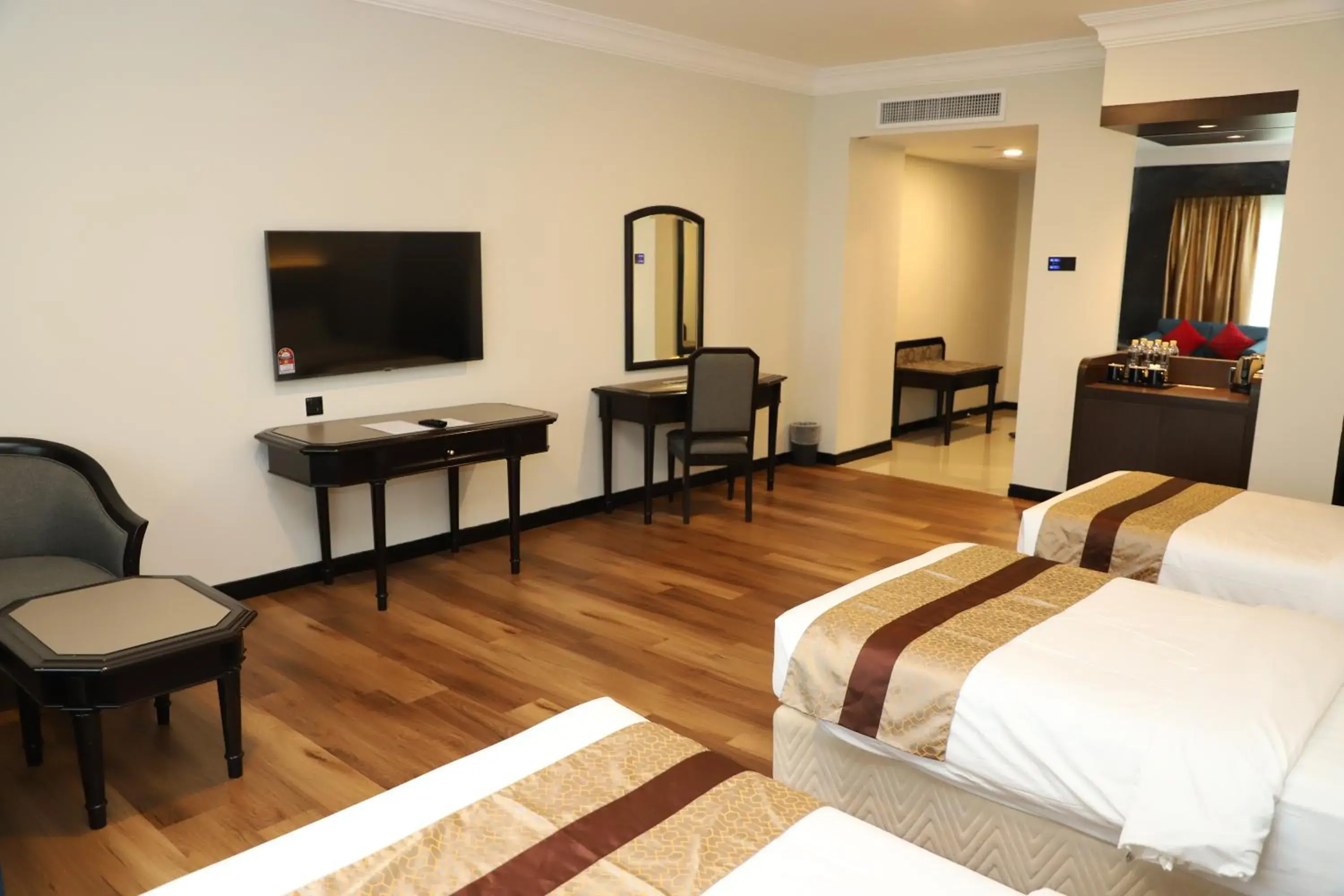 Bed, TV/Entertainment Center in M.S. Garden Hotel Kuantan