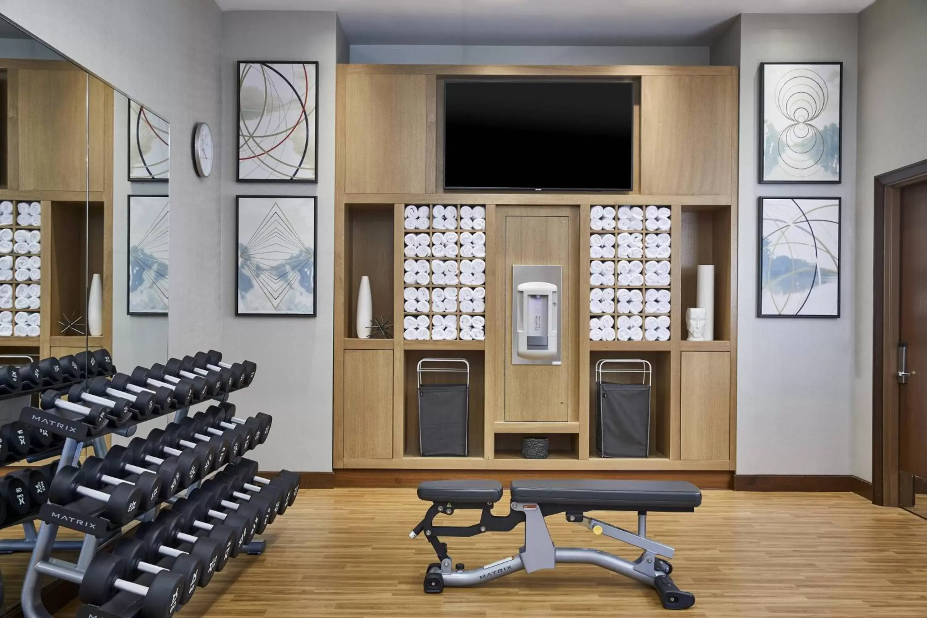 Fitness centre/facilities, TV/Entertainment Center in AC Hotel by Marriott Atlanta Airport Gateway