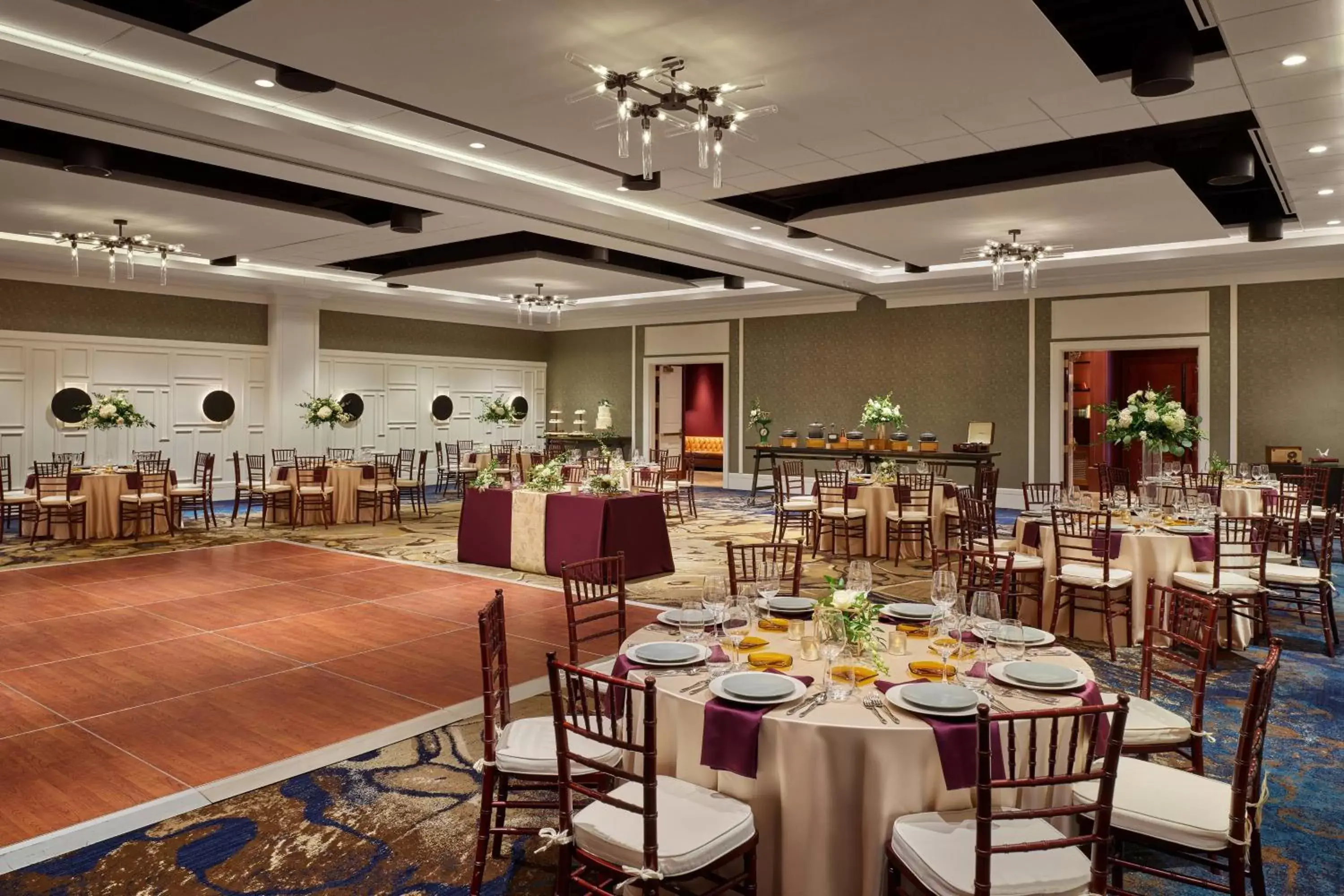 Banquet/Function facilities, Restaurant/Places to Eat in The Elizabeth Hotel, Autograph Collection