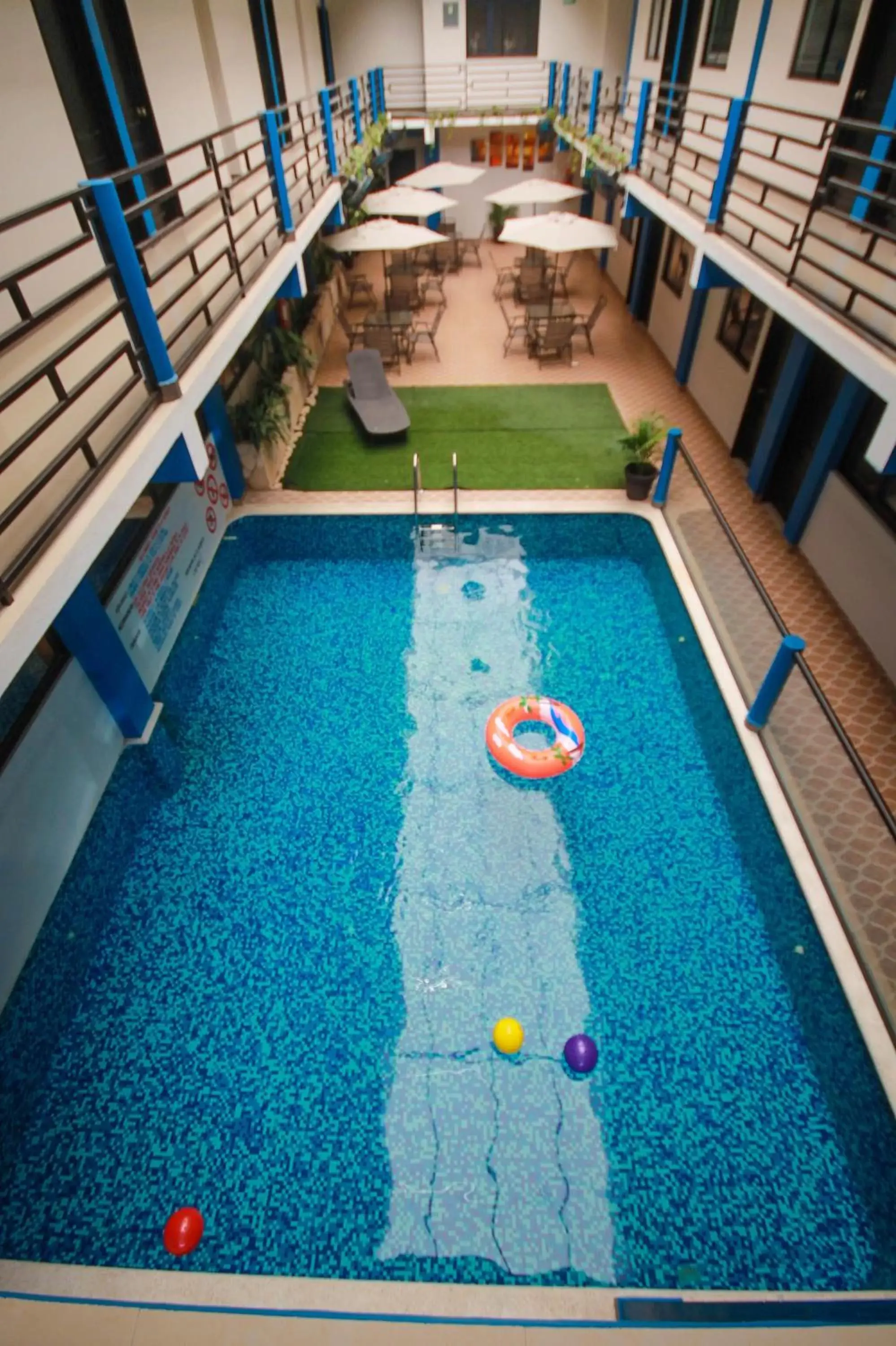 Swimming Pool in Hotel Castillo Del Rey