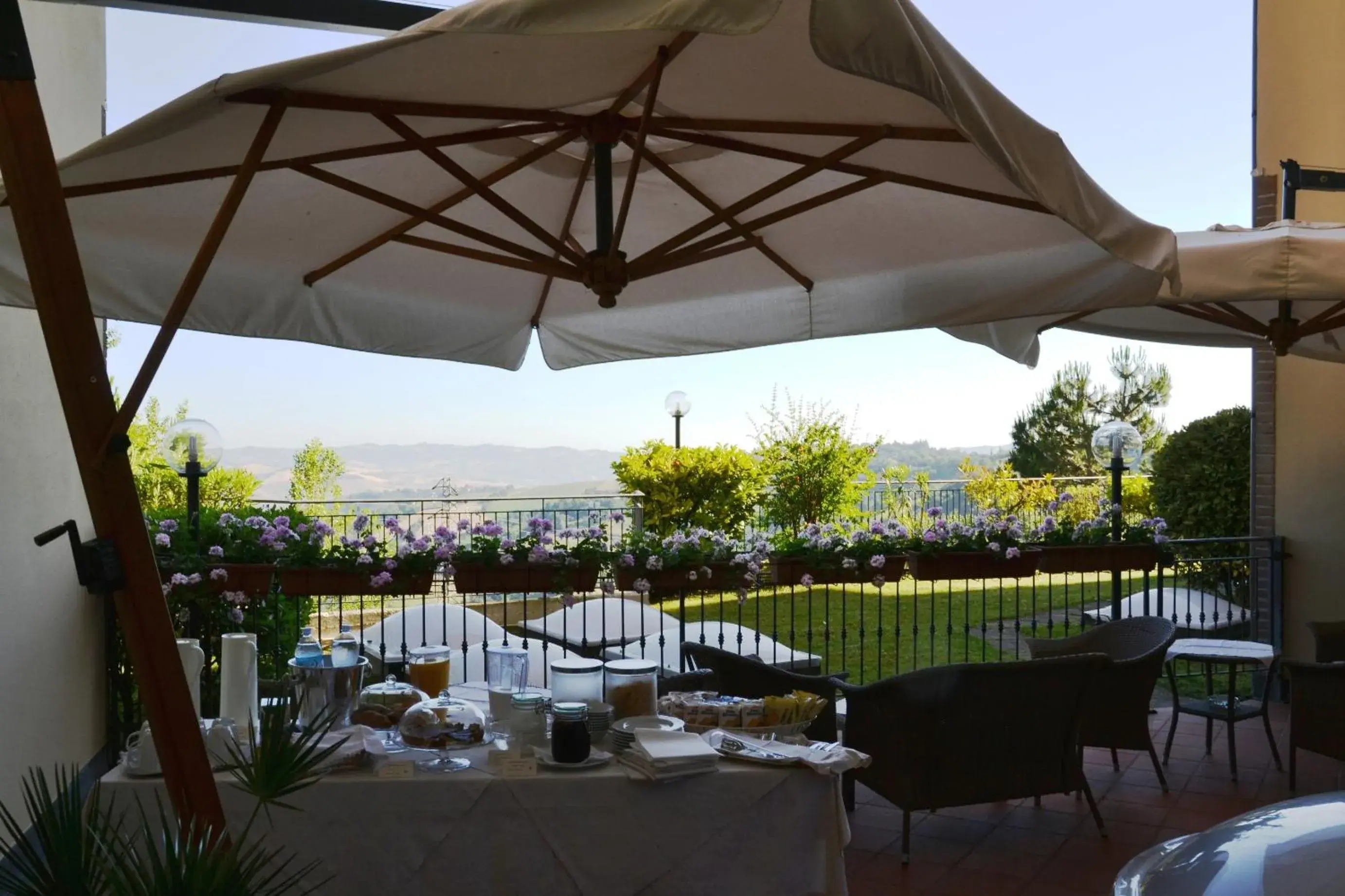 Garden, Restaurant/Places to Eat in Hotel Mamiani & Kì-Spa Urbino