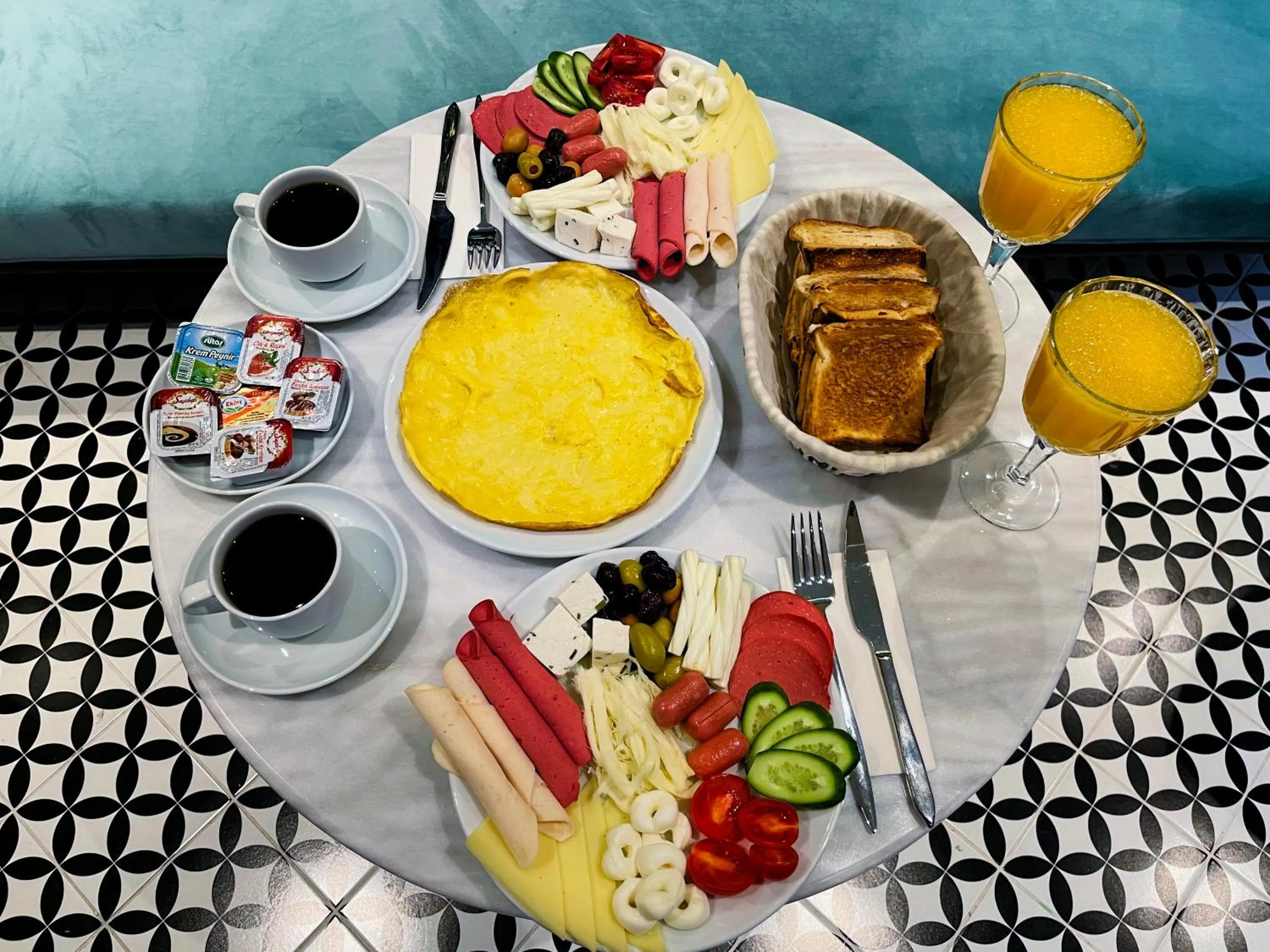 Continental breakfast in Weingart Istanbul