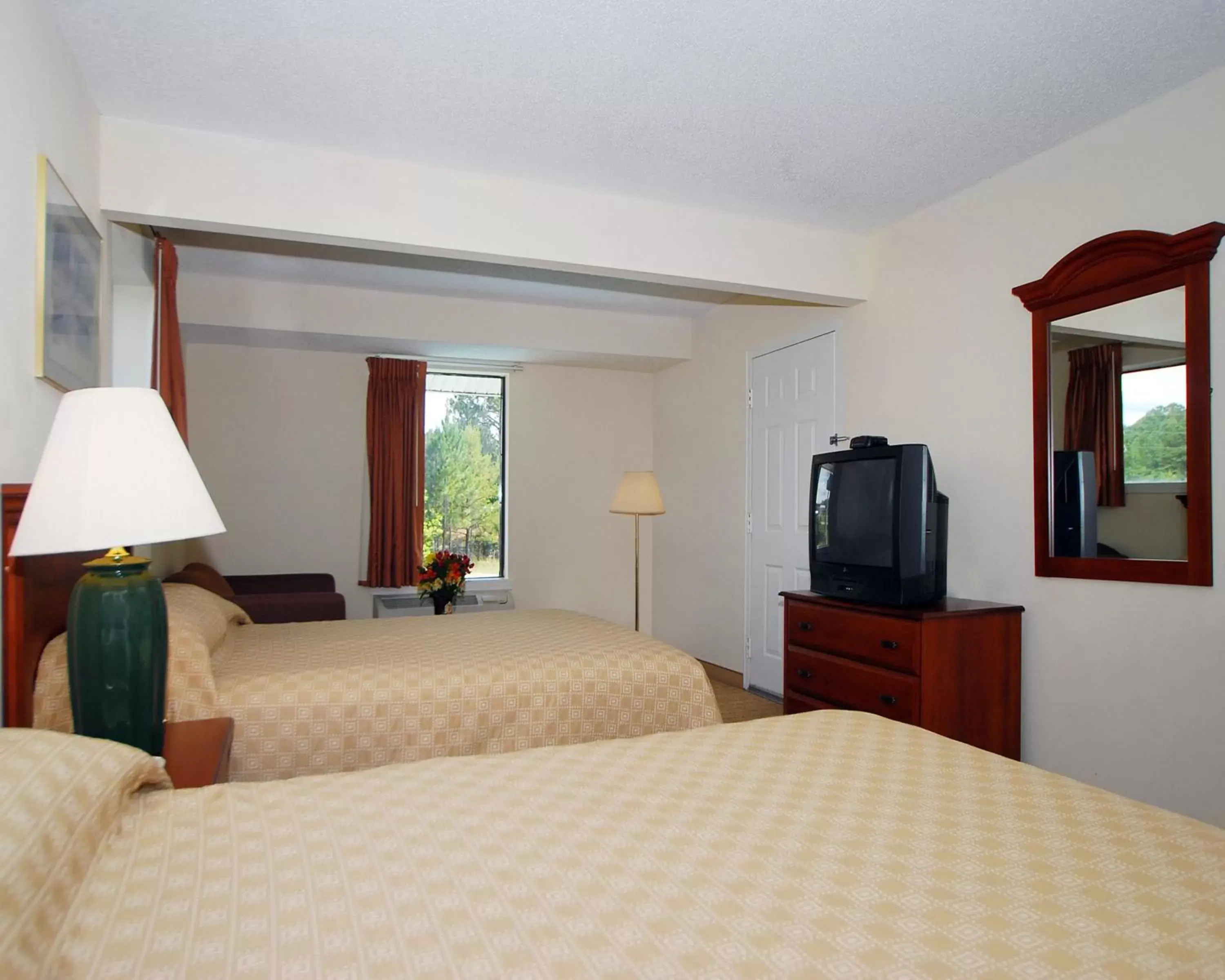 Queen Room with Two Queen Beds - Non-Smoking in Econo Lodge Inn & Suites Lugoff