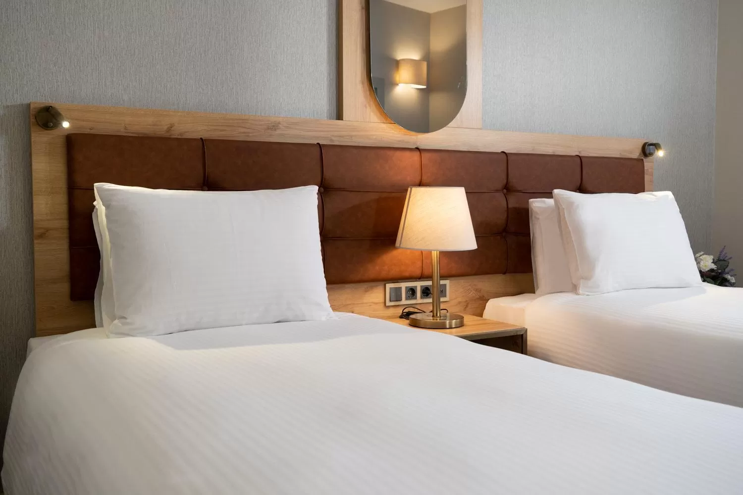 Photo of the whole room, Bed in Grand Sirkeci Hotel