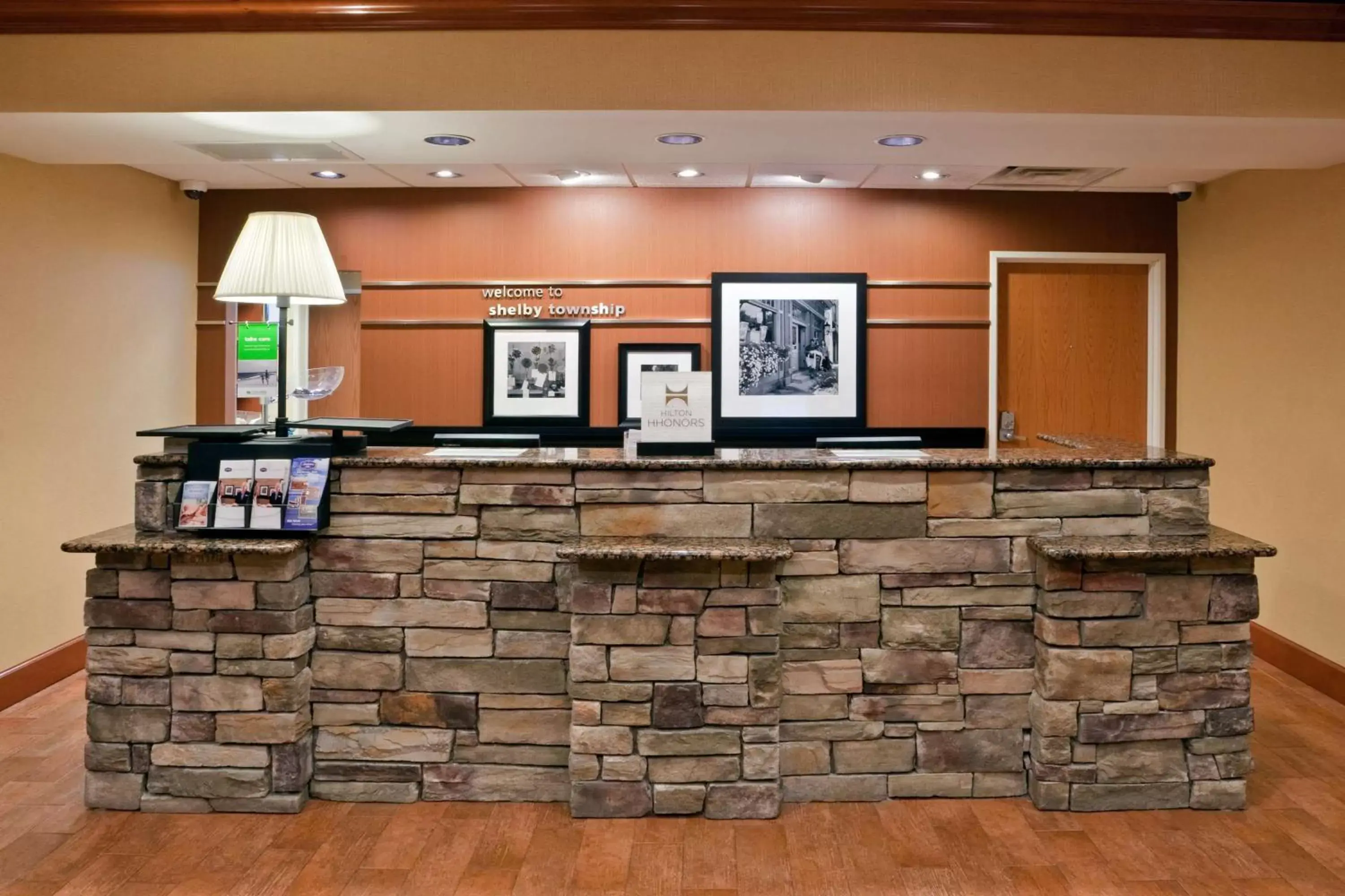 Lobby or reception in Hampton Inn Detroit - Shelby Township