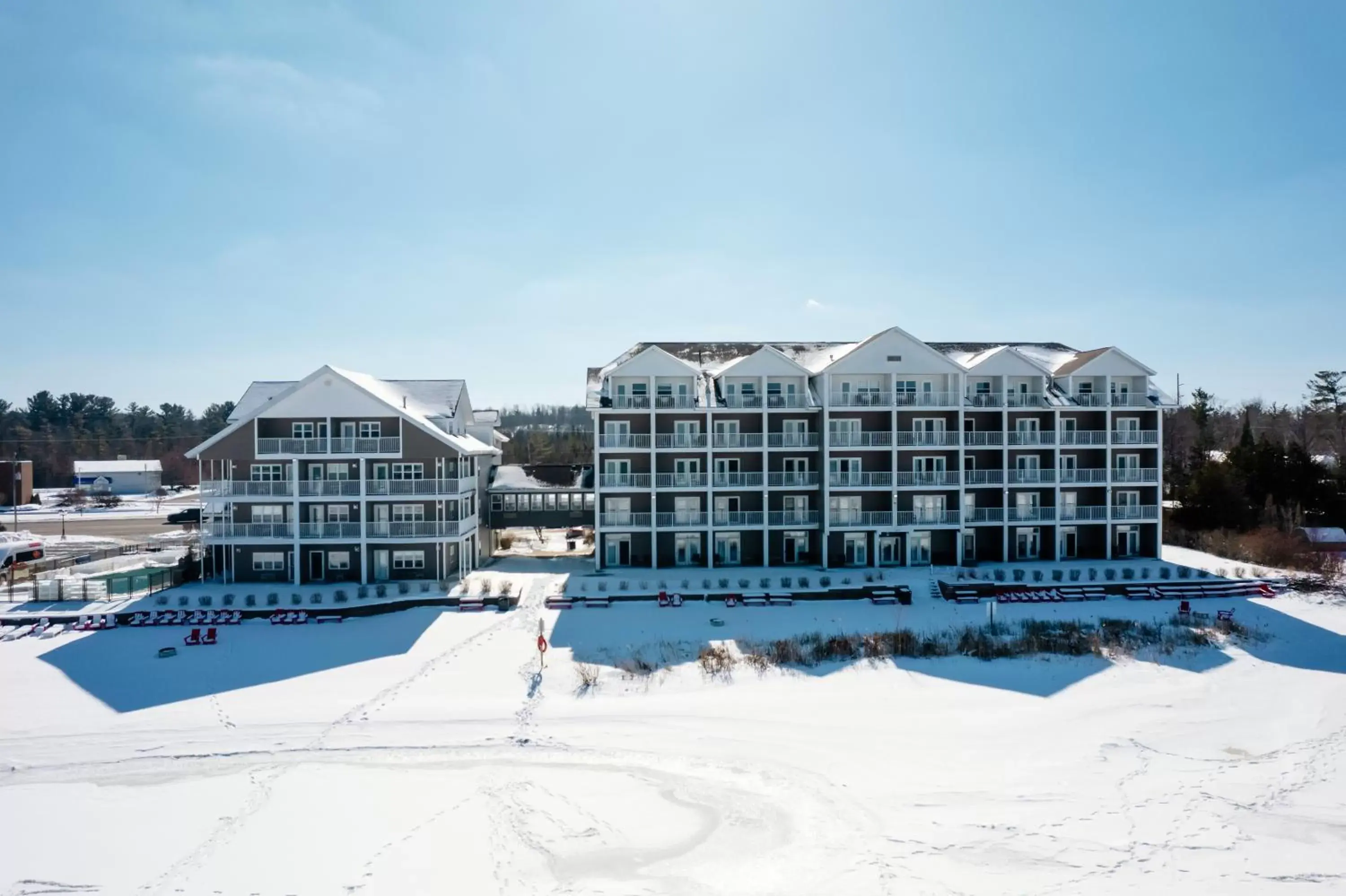 Property building, Winter in Cherry Tree Inn & Suites