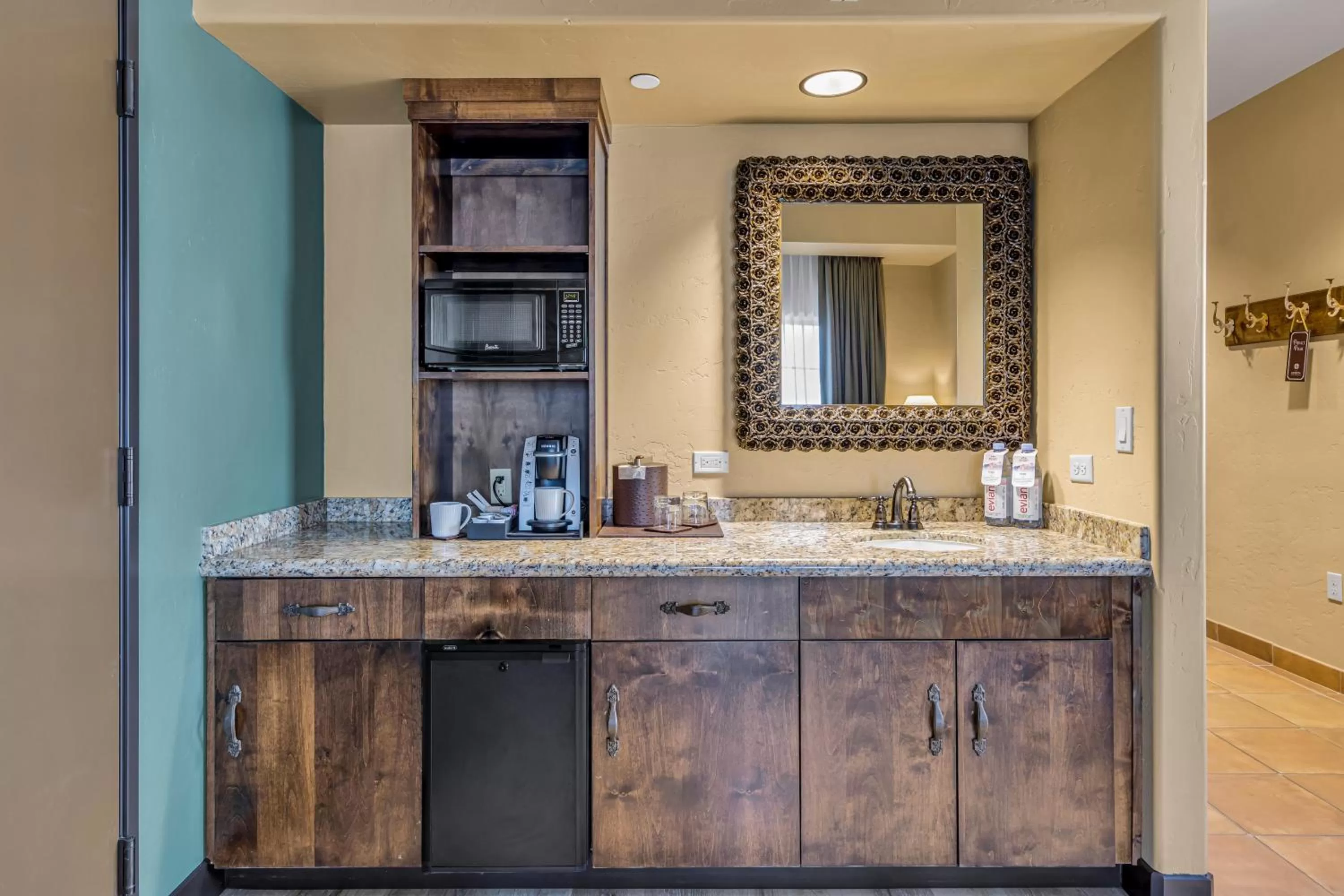 Coffee/tea facilities in The Murieta Inn and Spa