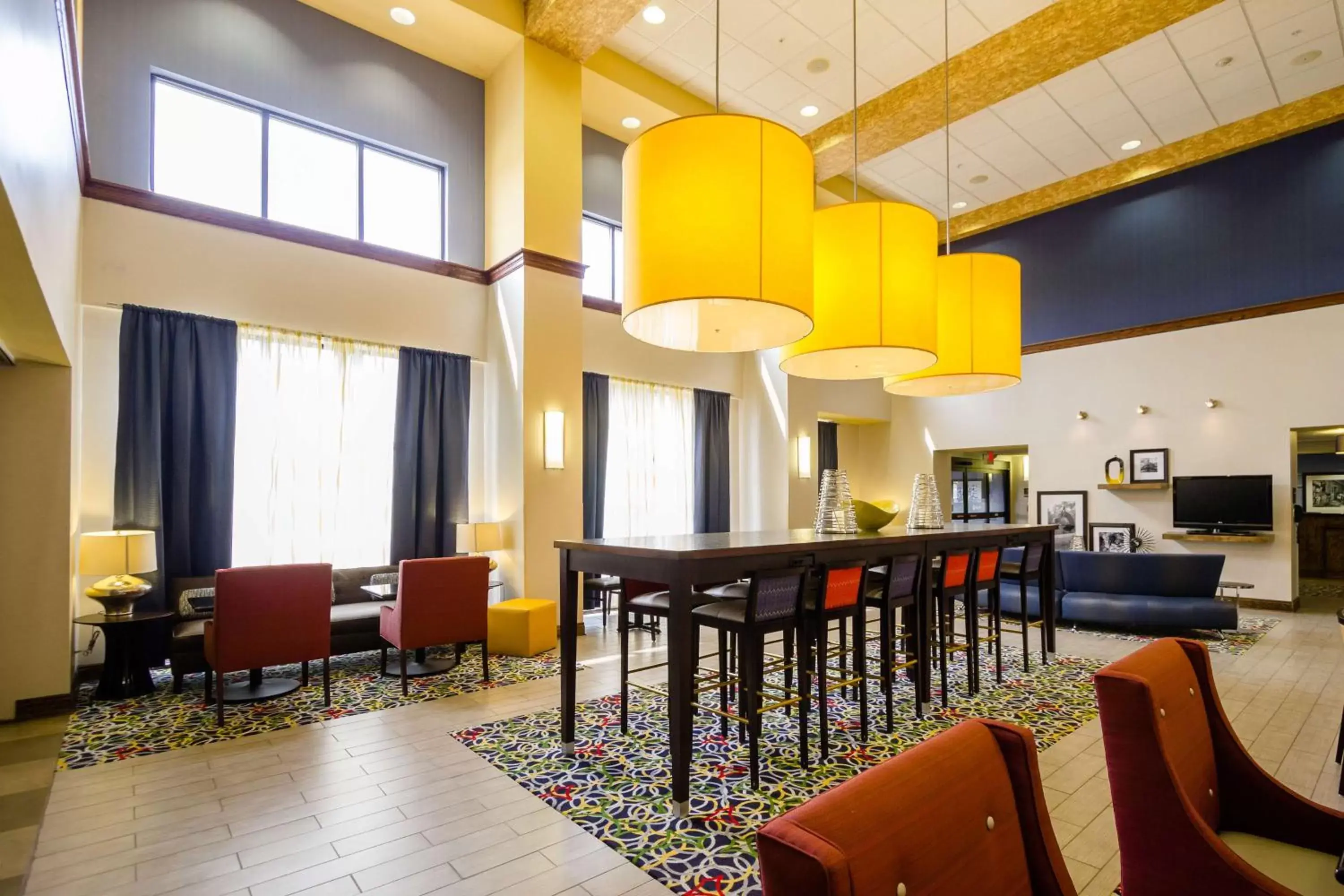 Dining area, Lounge/Bar in Hampton Inn & Suites Natchez