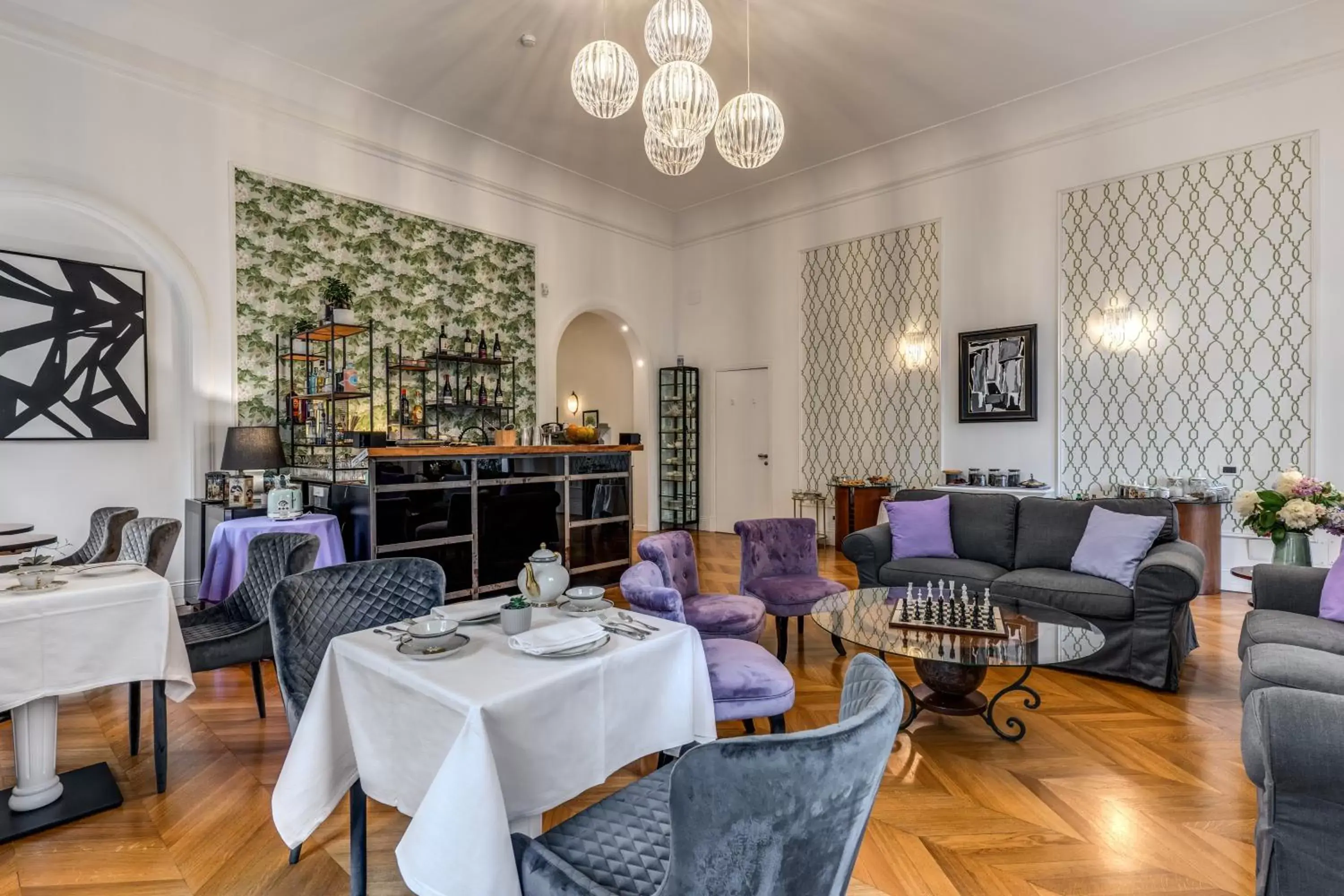 Living room, Restaurant/Places to Eat in Mangili Garden Hotel