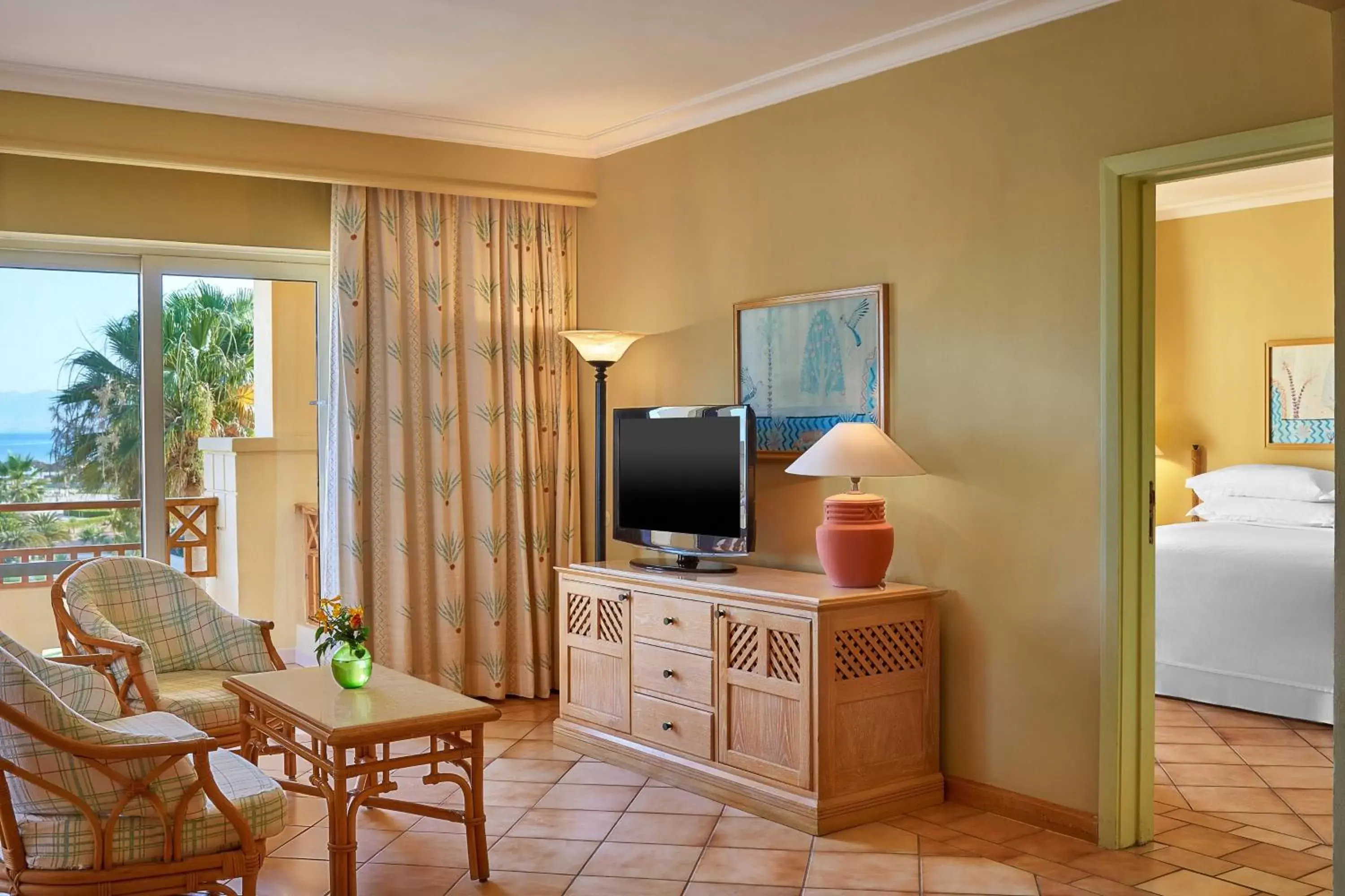 Living room, TV/Entertainment Center in Sheraton Soma Bay Resort