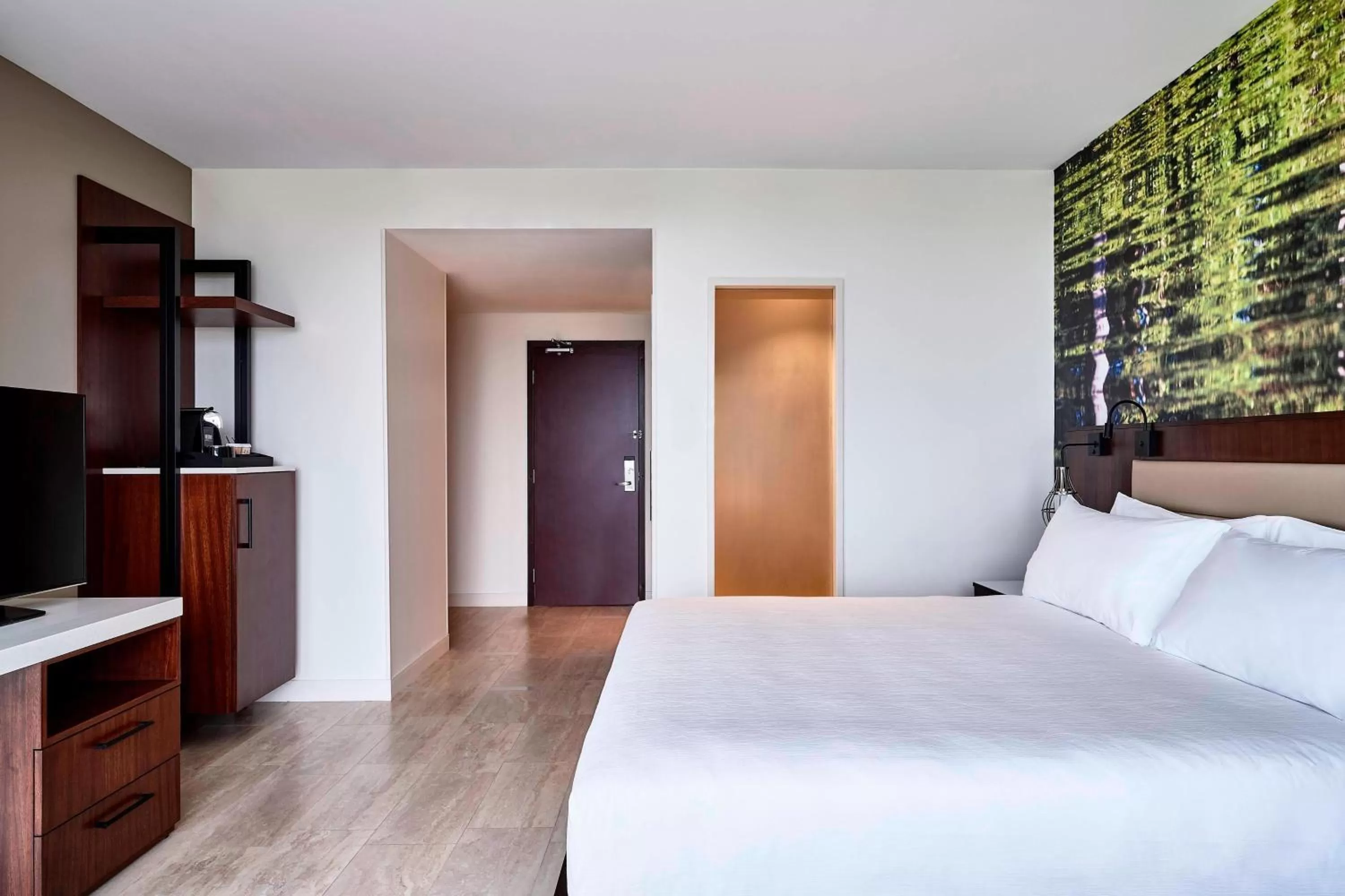 Photo of the whole room, Bed in Marriott Santa Cruz de la Sierra Hotel