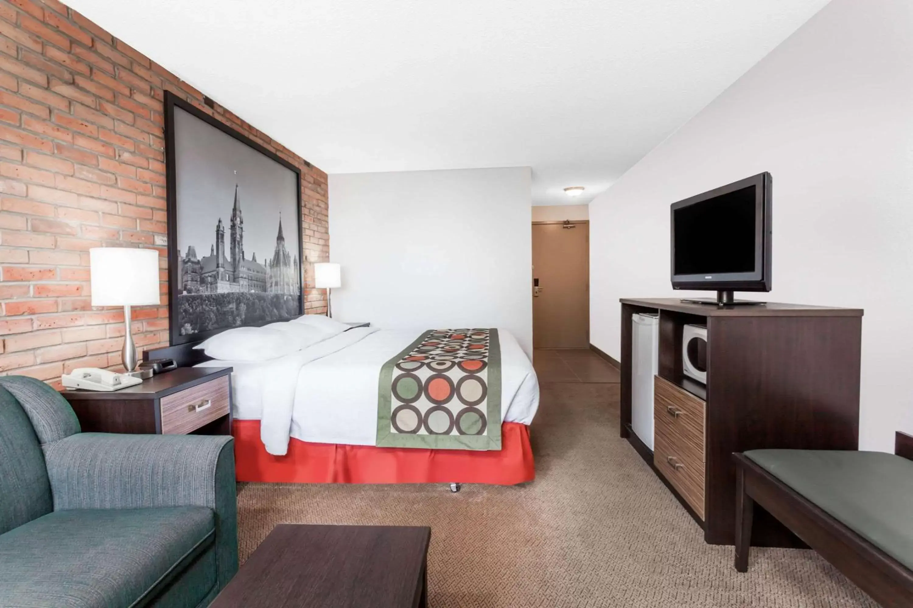 Photo of the whole room, Bed in Super 8 by Wyndham Sudbury ON Photo of the whole room, Bed in Super 8 by Wyndham Sudbury ON