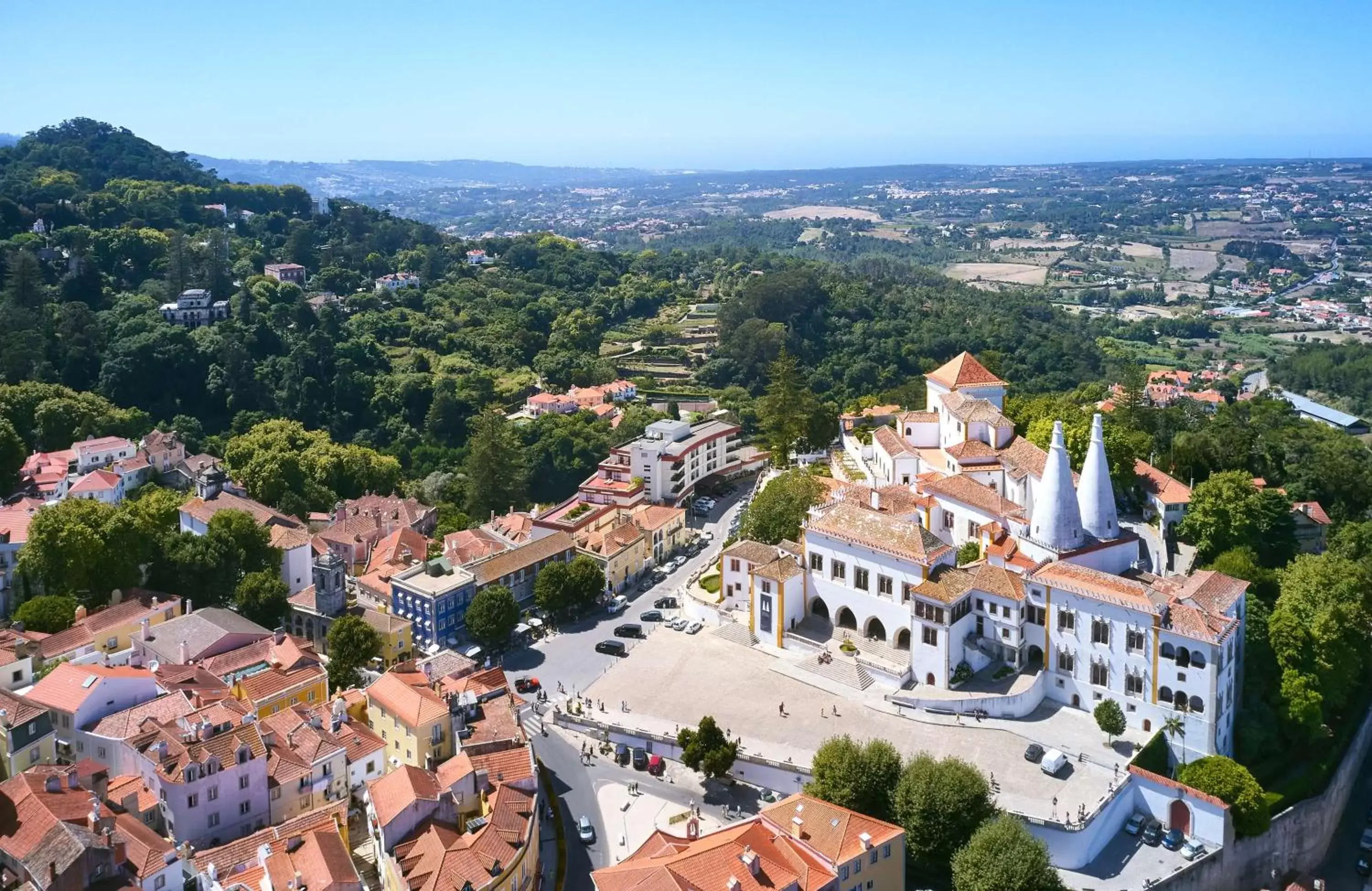 Property building, Bird's-eye View in NH Sintra Centro