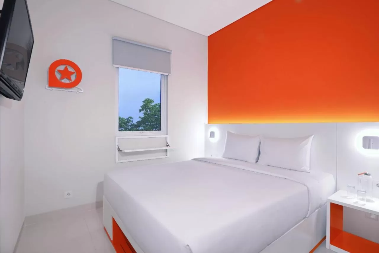 Bedroom, Bed in Starlet Hotel BSD City