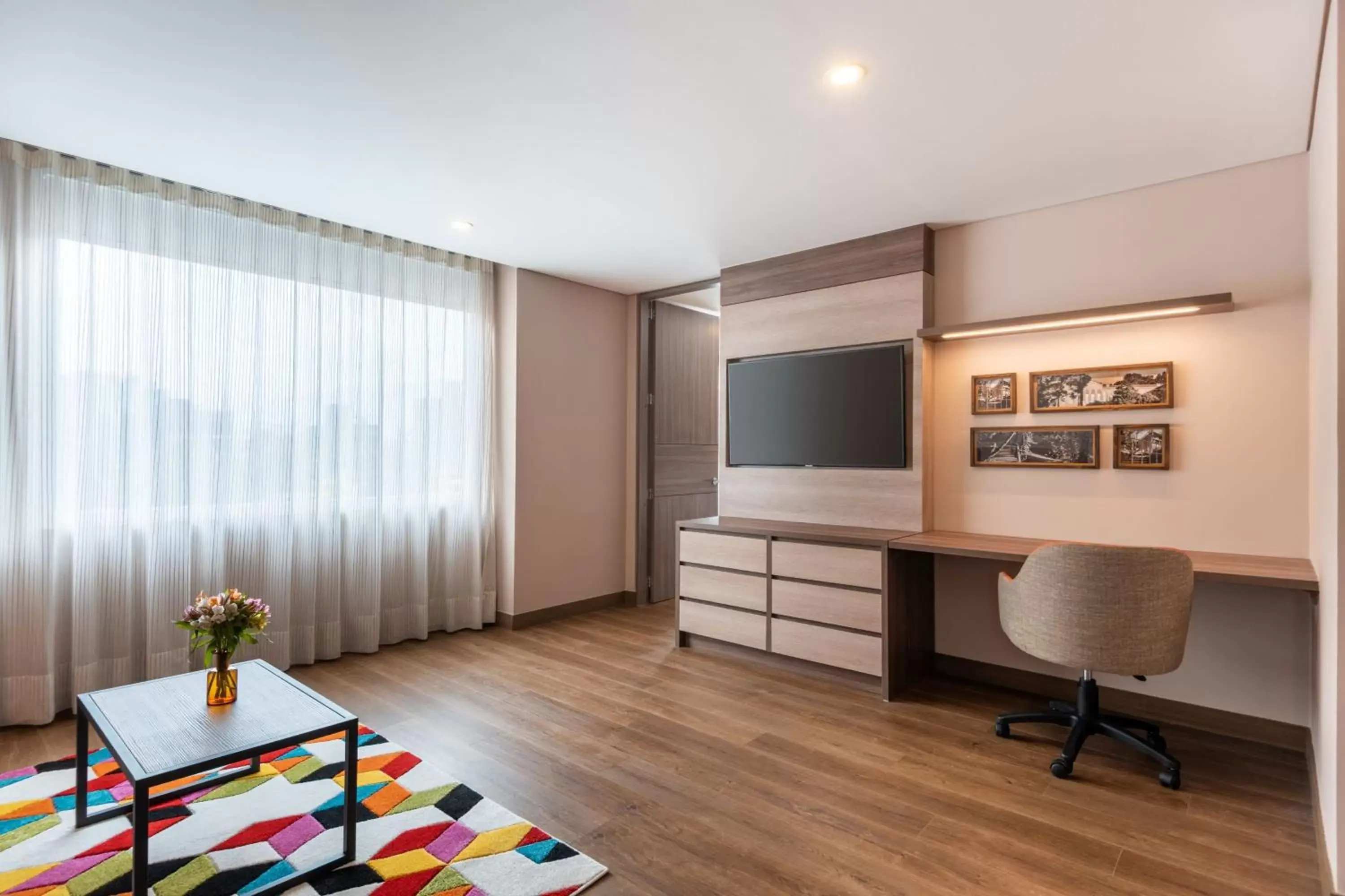 Bedroom, TV/Entertainment Center in Residence Inn by Marriott Bogota