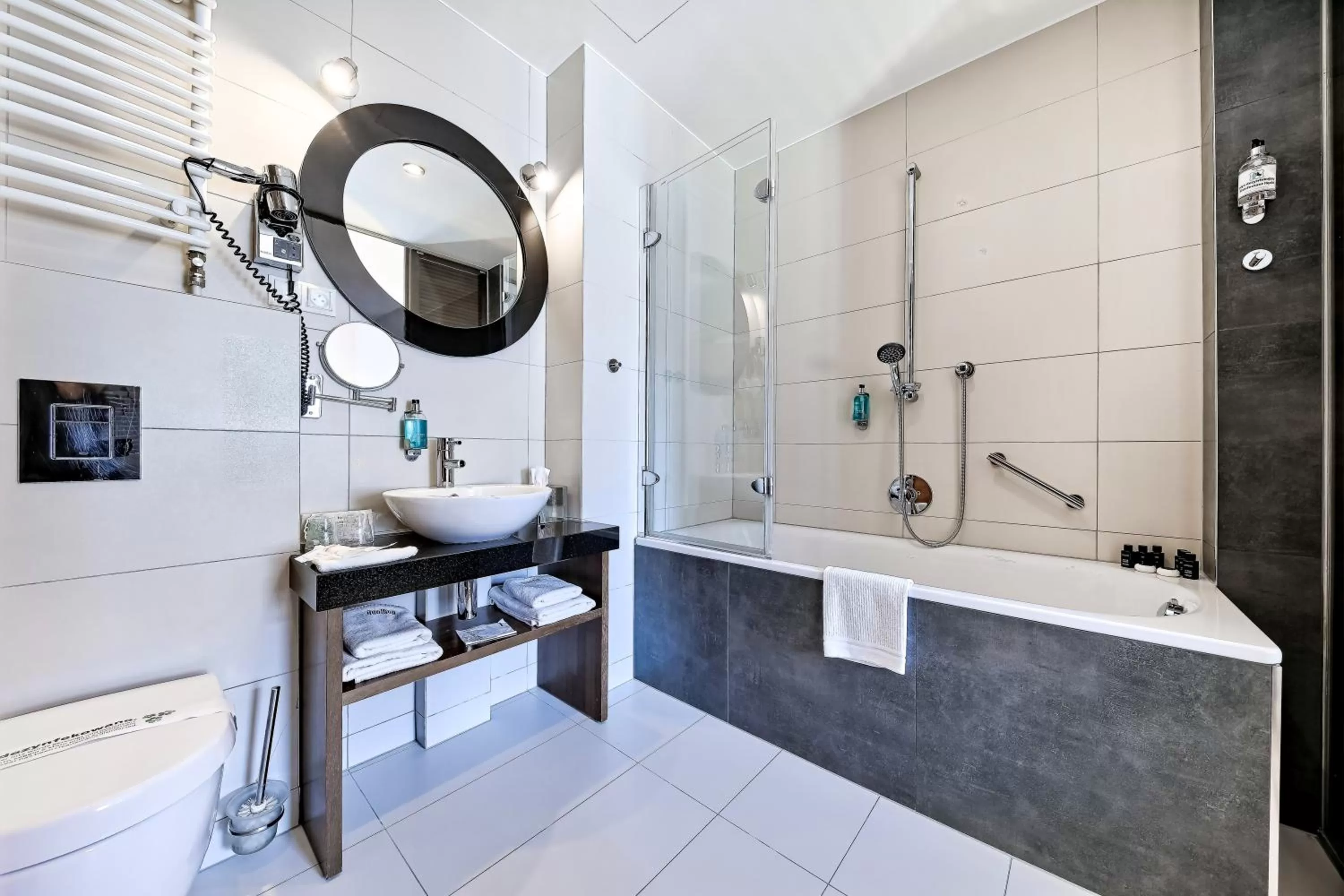 Shower in Bayjonn Boutique Hotel