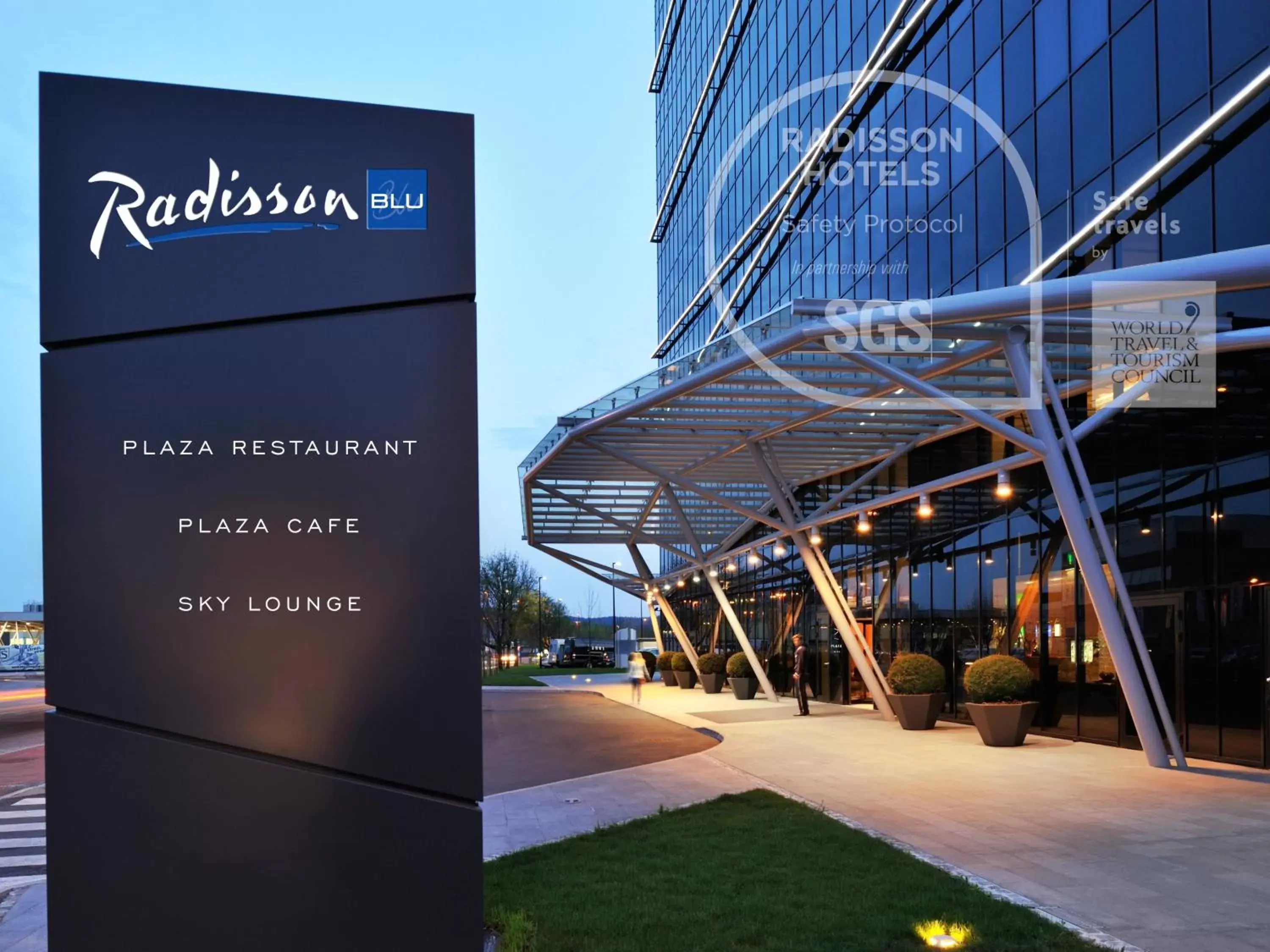 Facade/entrance, Property Building in Radisson Blu Plaza Hotel Ljubljana